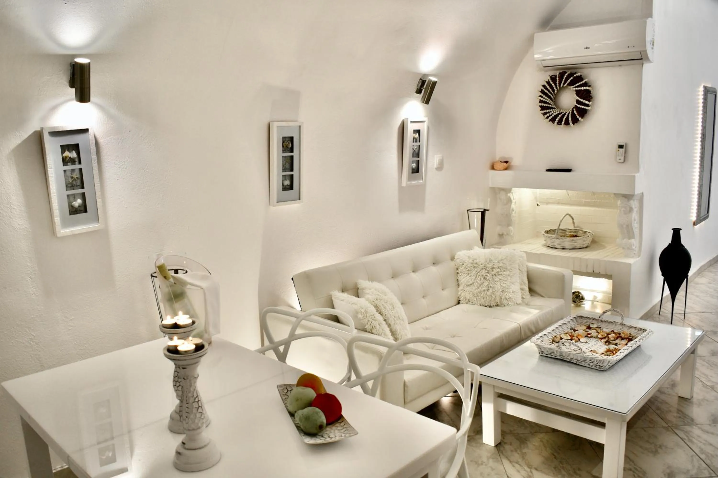 Seating area in Aeolos Art & Eco Suites Adults Only