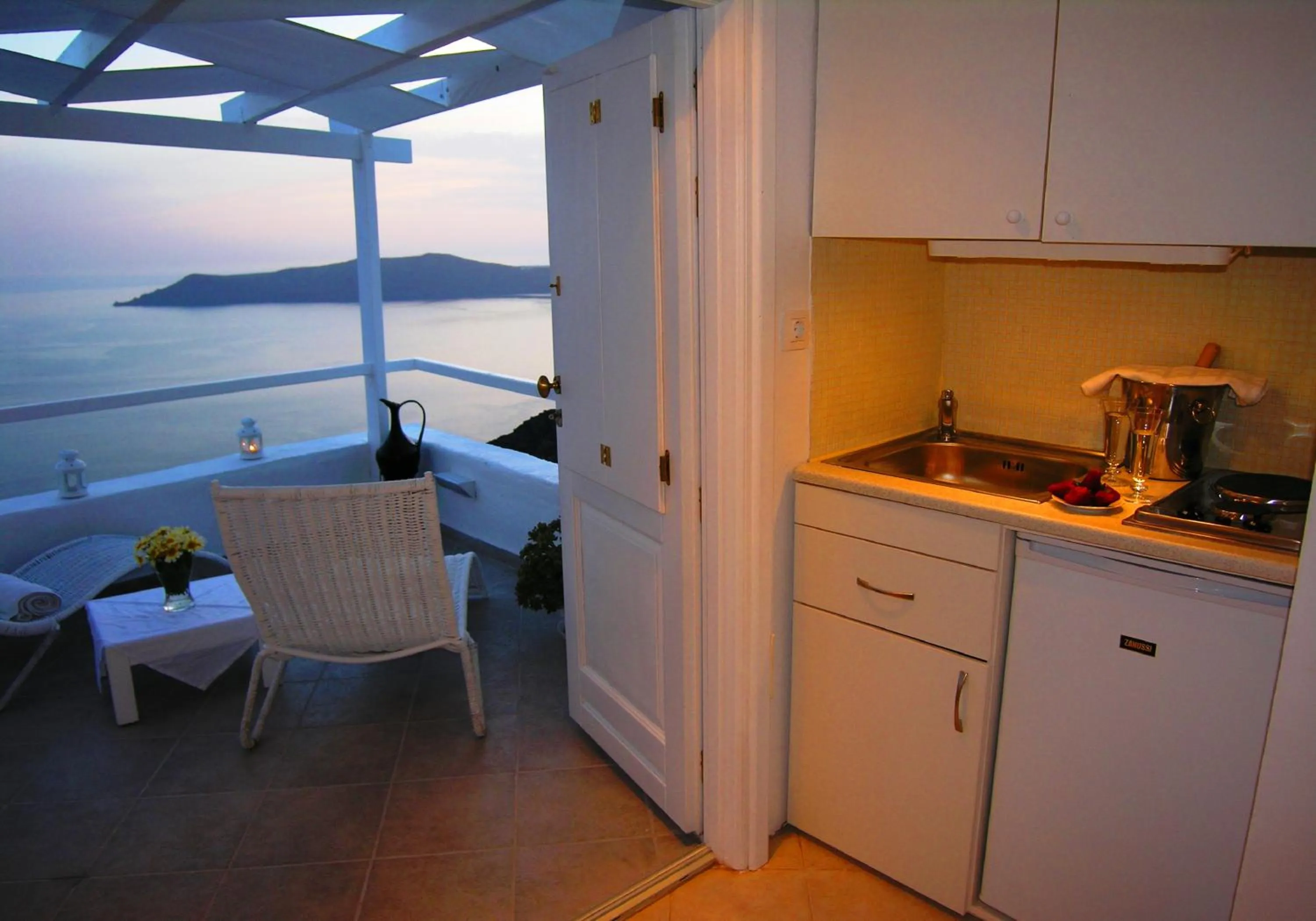 Coffee/tea facilities in Aeolos Art & Eco Suites Adults Only