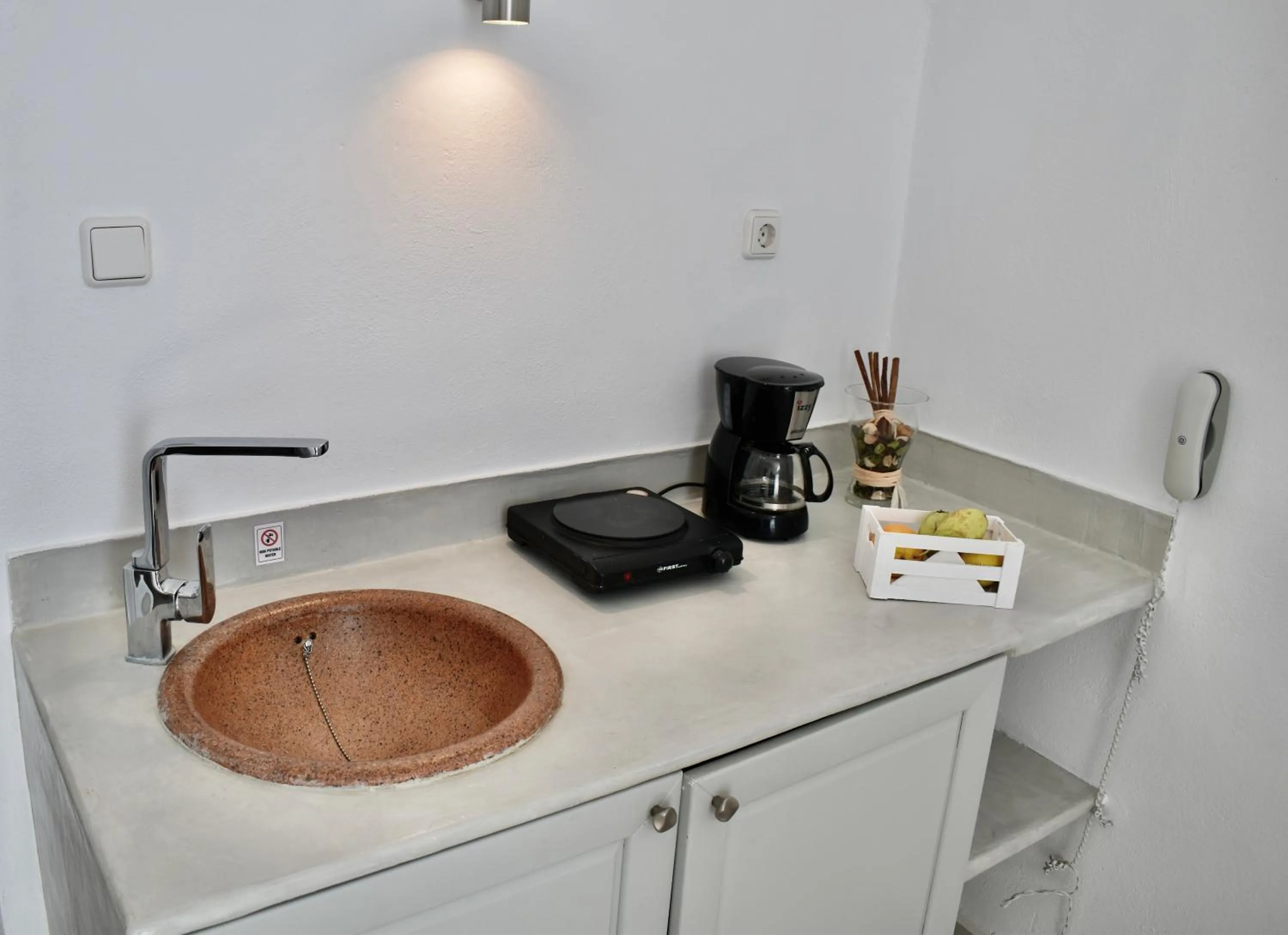 Coffee/tea facilities in Aeolos Art & Eco Suites Adults Only