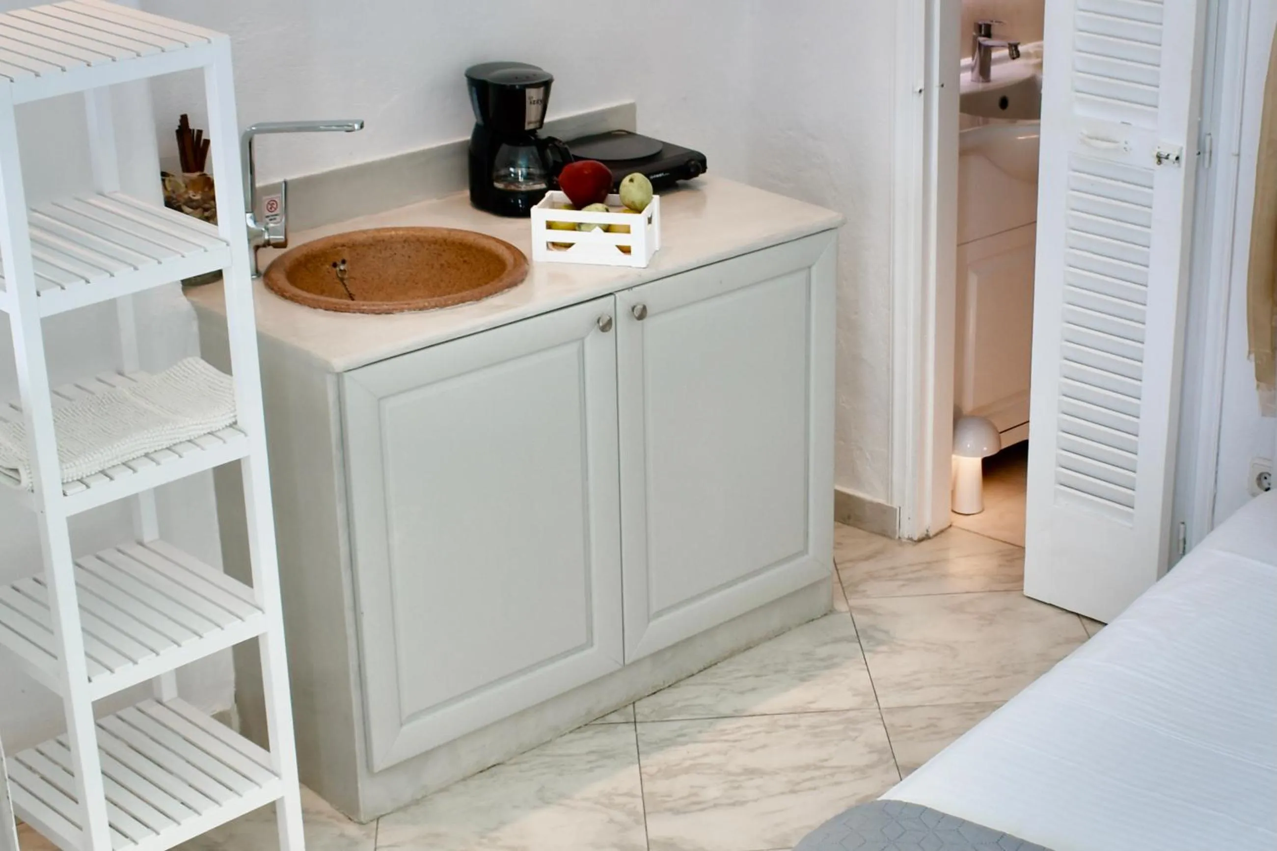 Coffee/tea facilities in Aeolos Art & Eco Suites Adults Only