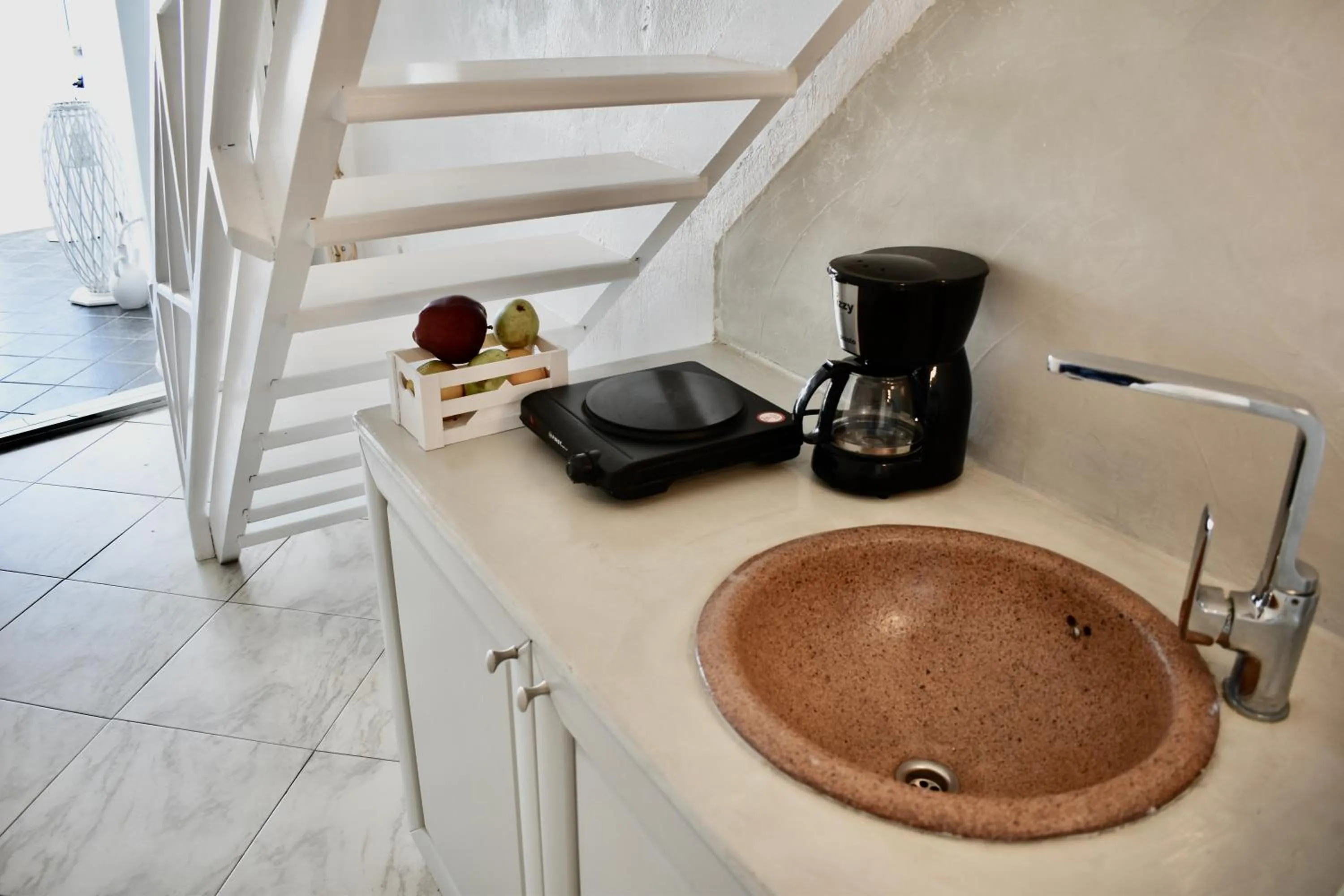 Coffee/tea facilities in Aeolos Art & Eco Suites Adults Only