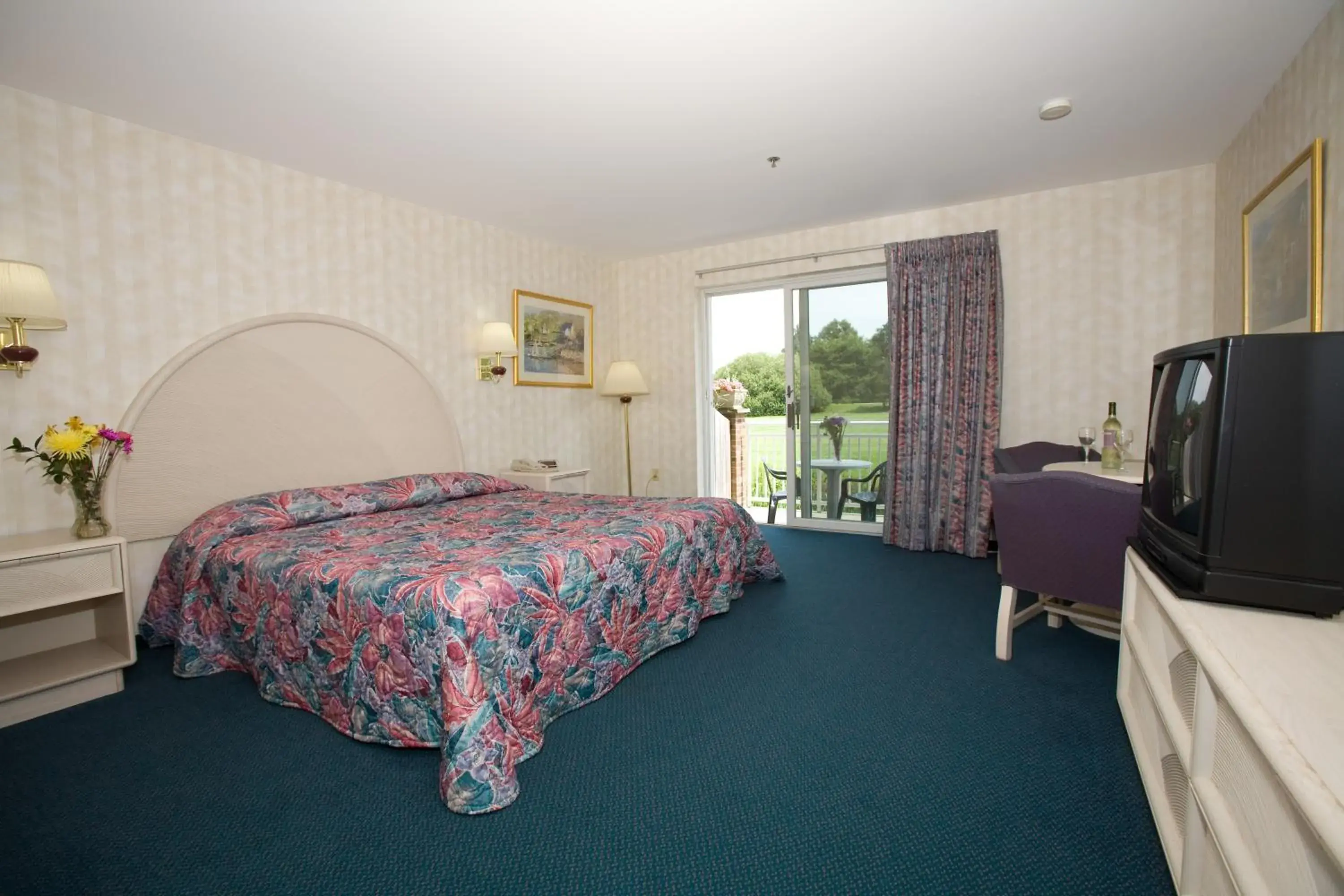 Bed in Winnapaug Inn Bed in Winnapaug Inn