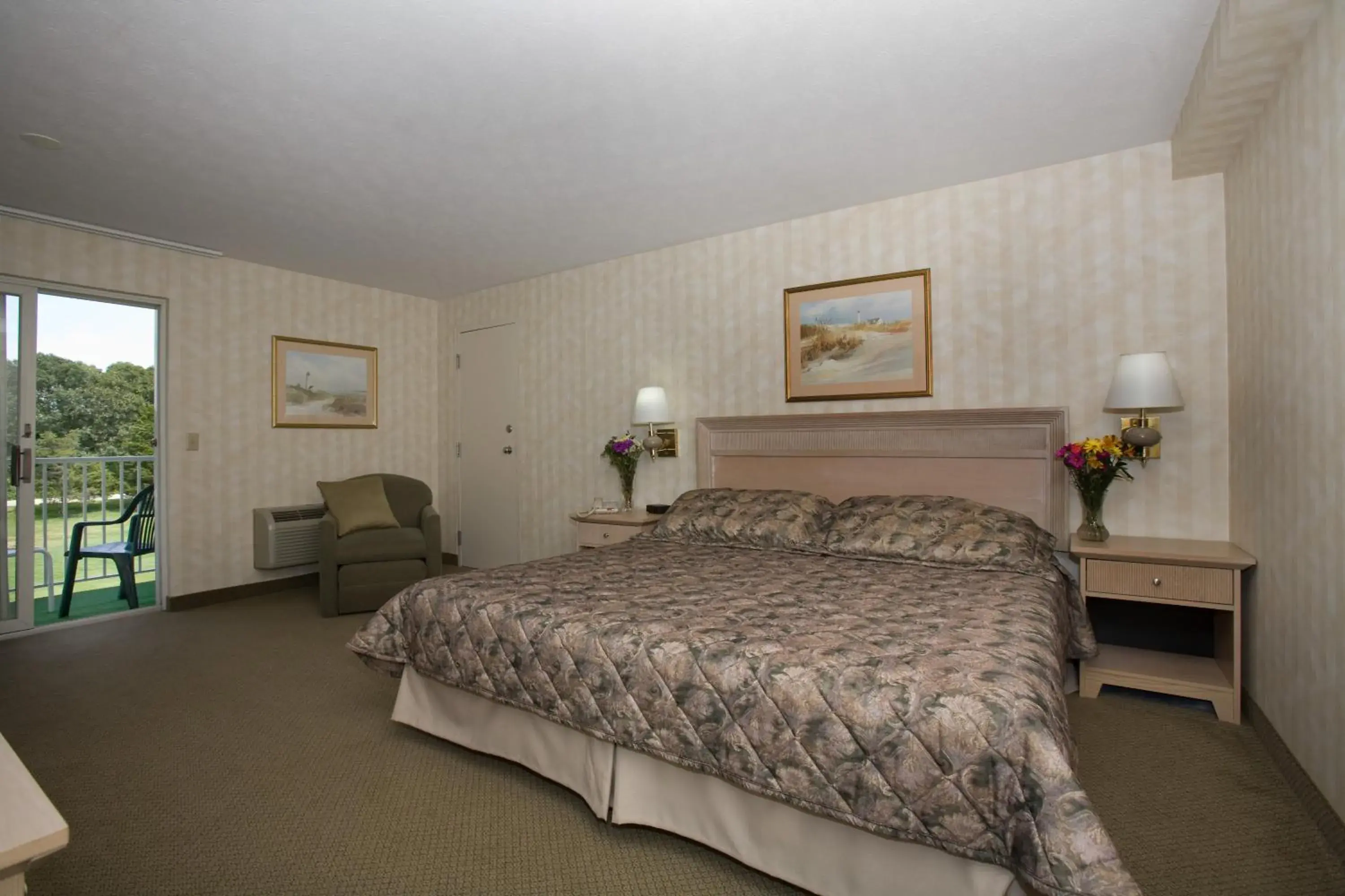 Bed in Winnapaug Inn Bed in Winnapaug Inn