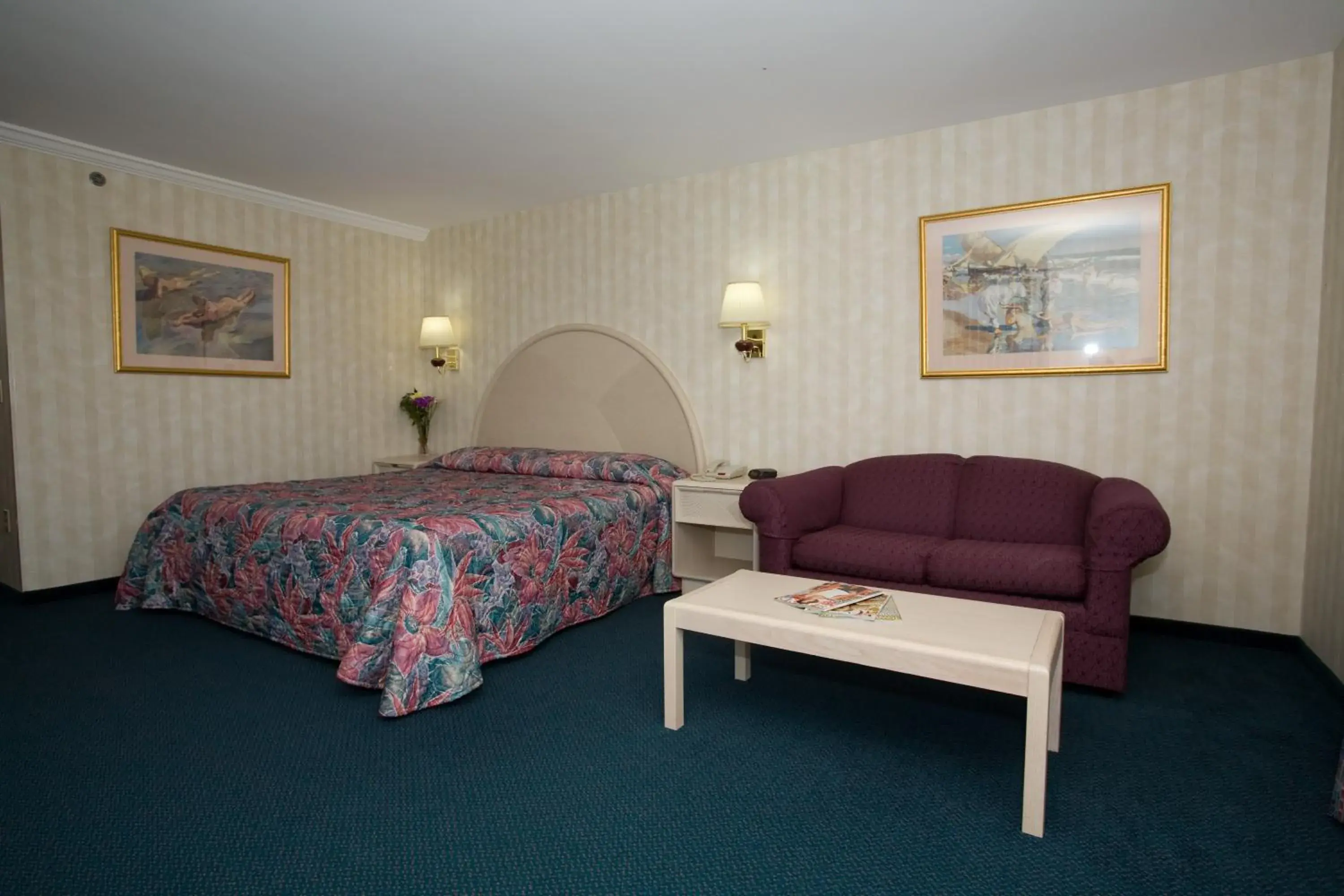 Bed in Winnapaug Inn Bed in Winnapaug Inn