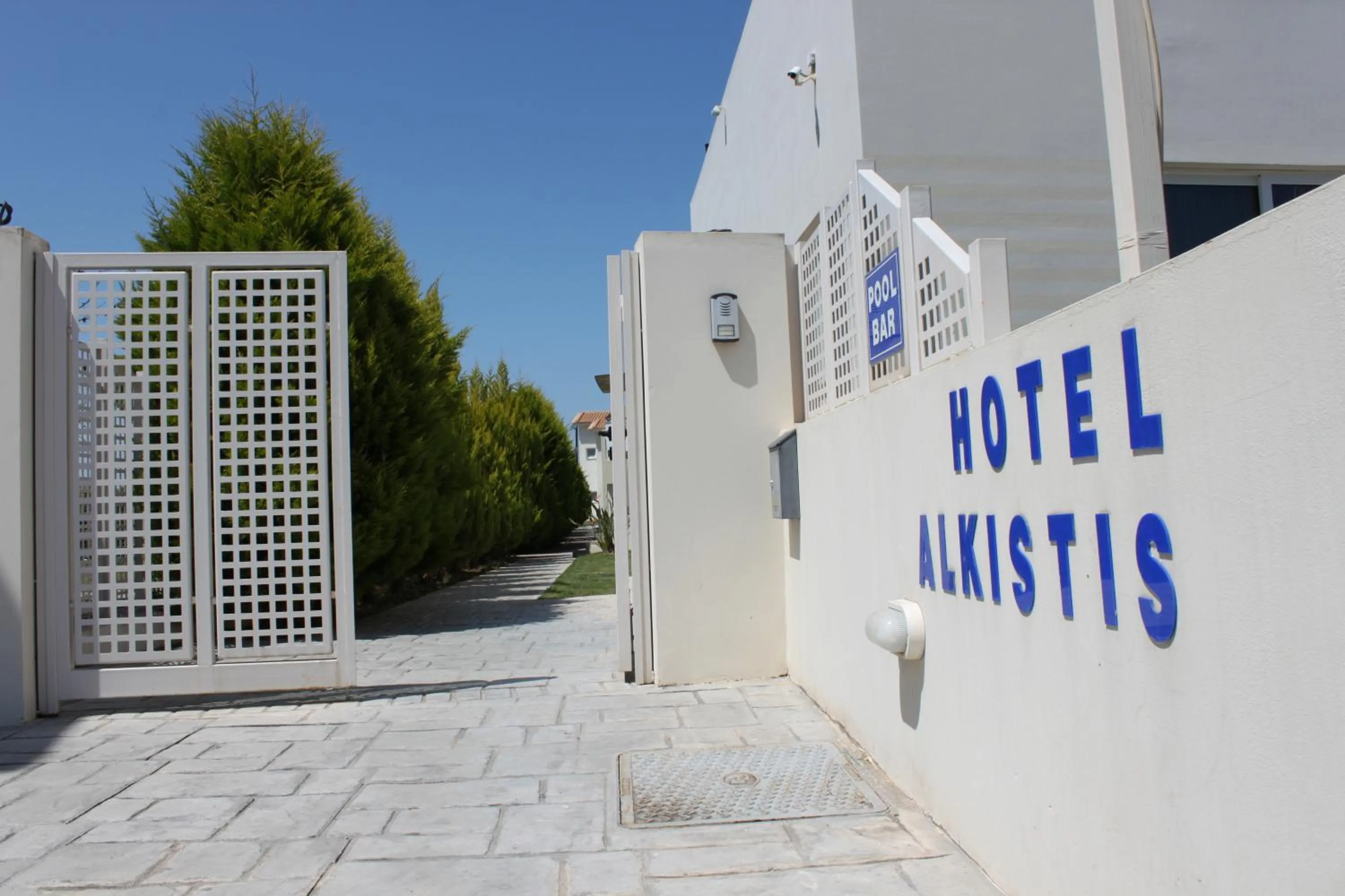 Facade/entrance in Alkistis Hotel