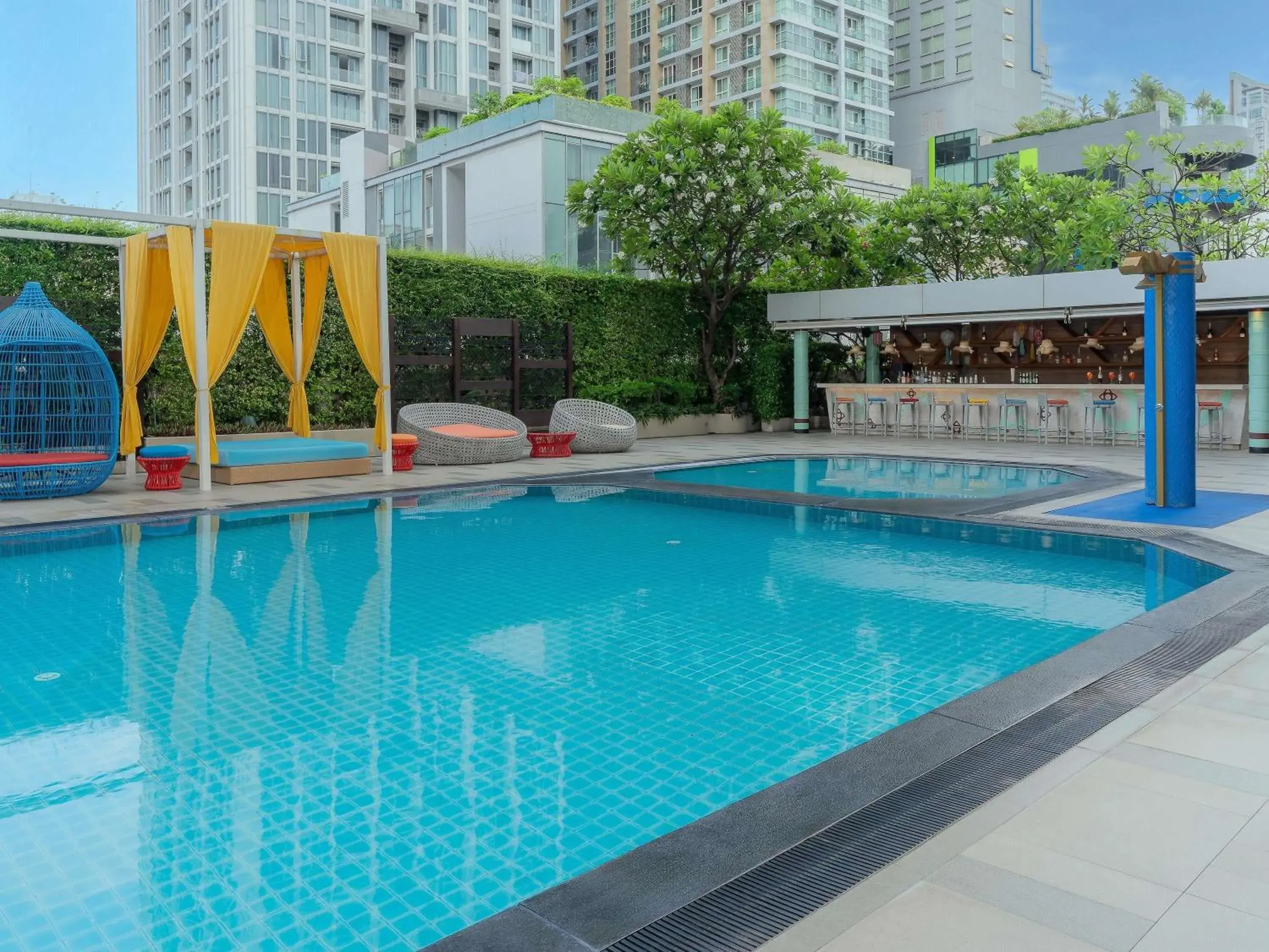 Lounge or bar in Mercure Bangkok Sukhumvit 11 Lounge or bar in Mercure Bangkok Sukhumvit 11