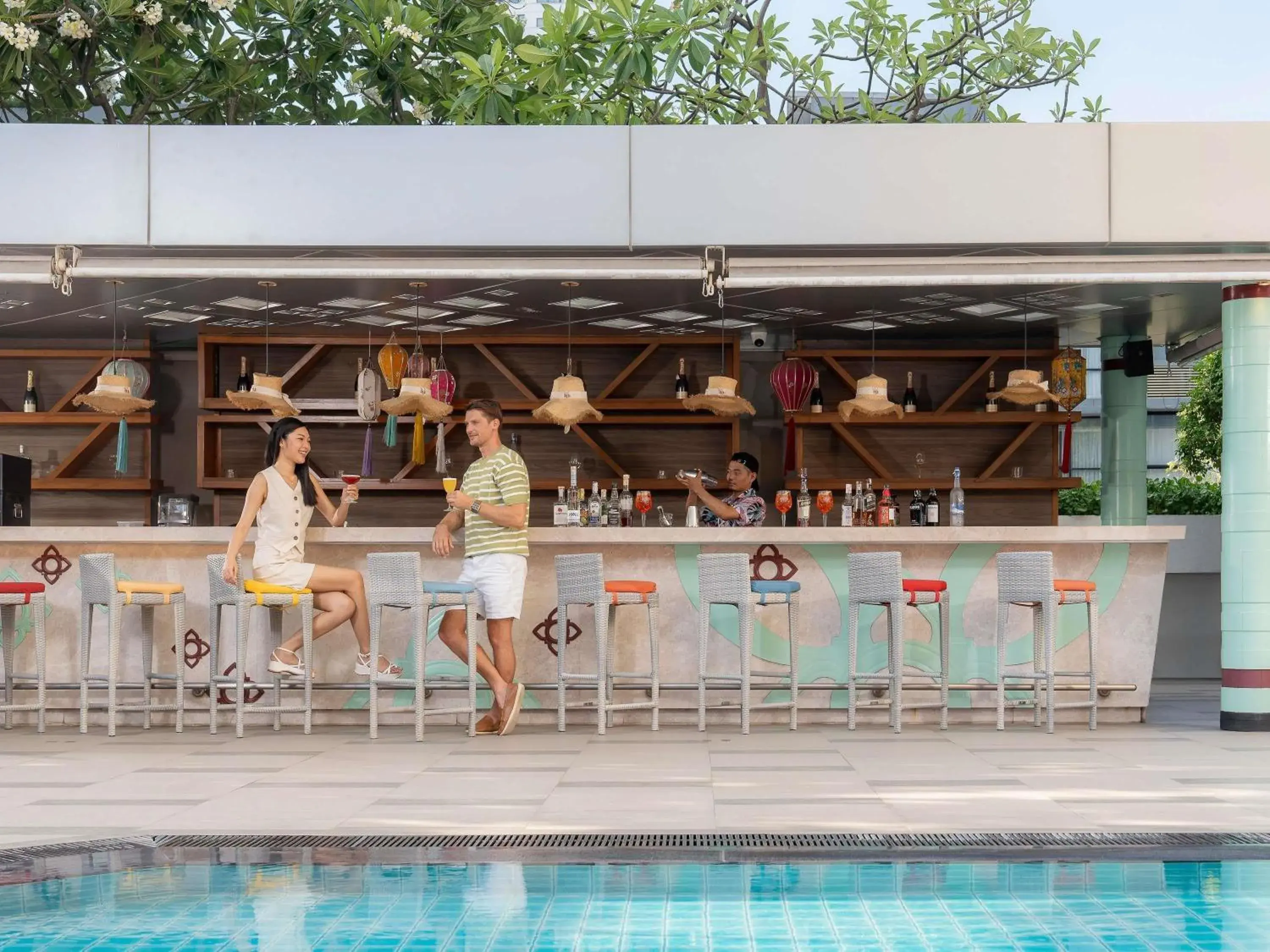 Lounge or bar in Mercure Bangkok Sukhumvit 11 Lounge or bar in Mercure Bangkok Sukhumvit 11