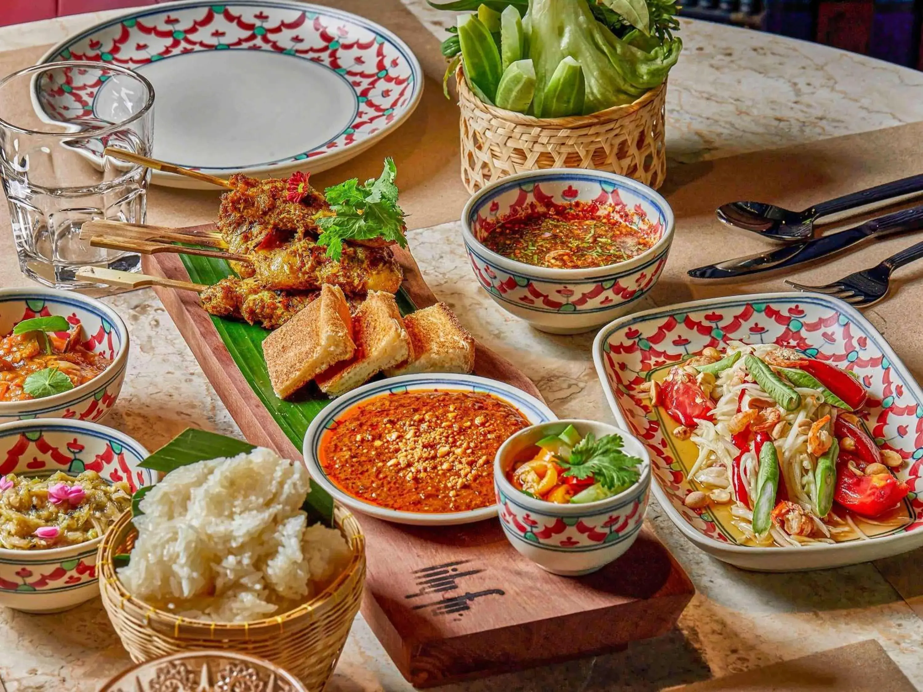 Restaurant/places to eat in Mercure Bangkok Sukhumvit 11 Restaurant/places to eat in Mercure Bangkok Sukhumvit 11