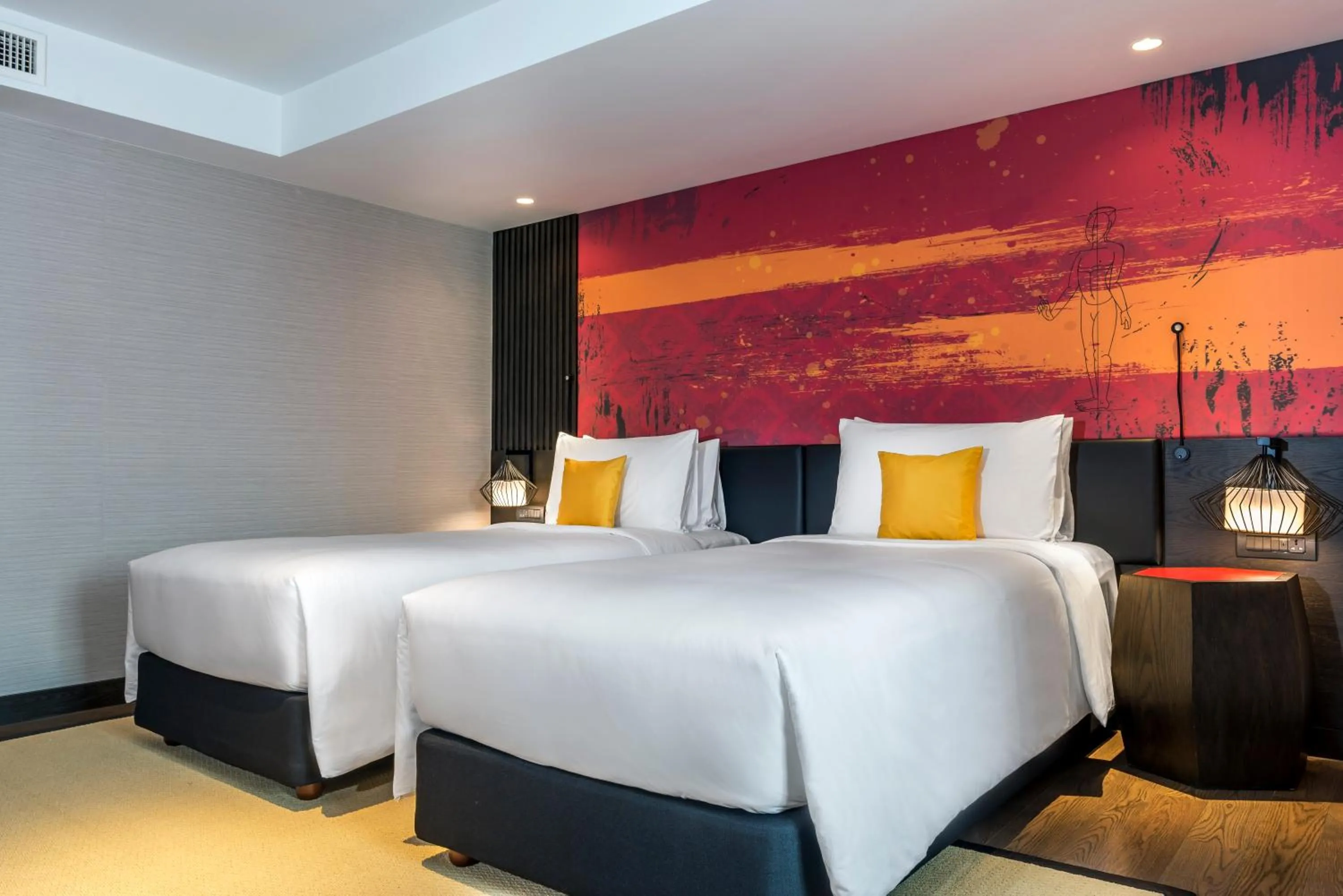 Photo of the whole room, Bed in Mercure Bangkok Sukhumvit 11