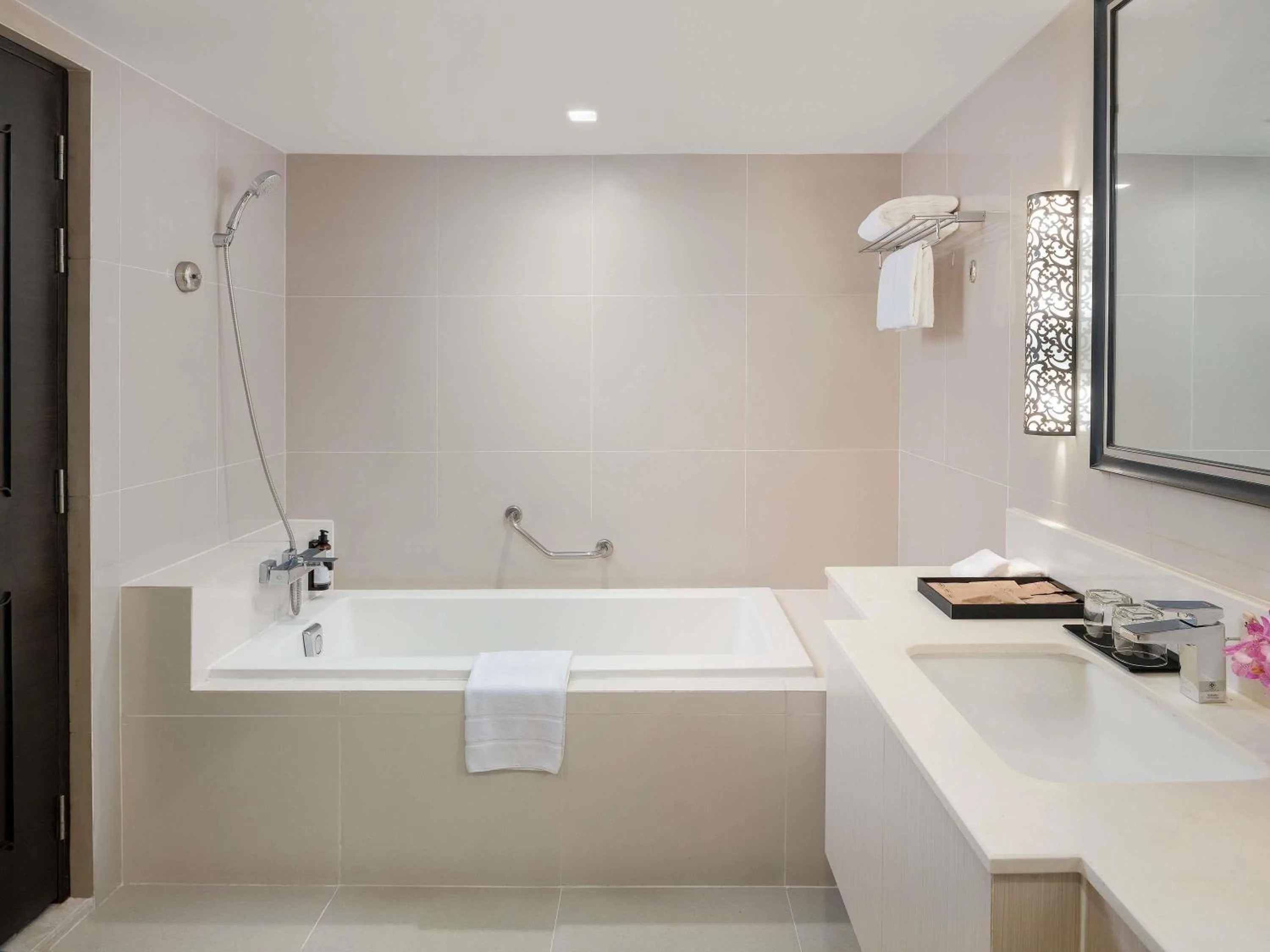 Bedroom in Mercure Bangkok Sukhumvit 11