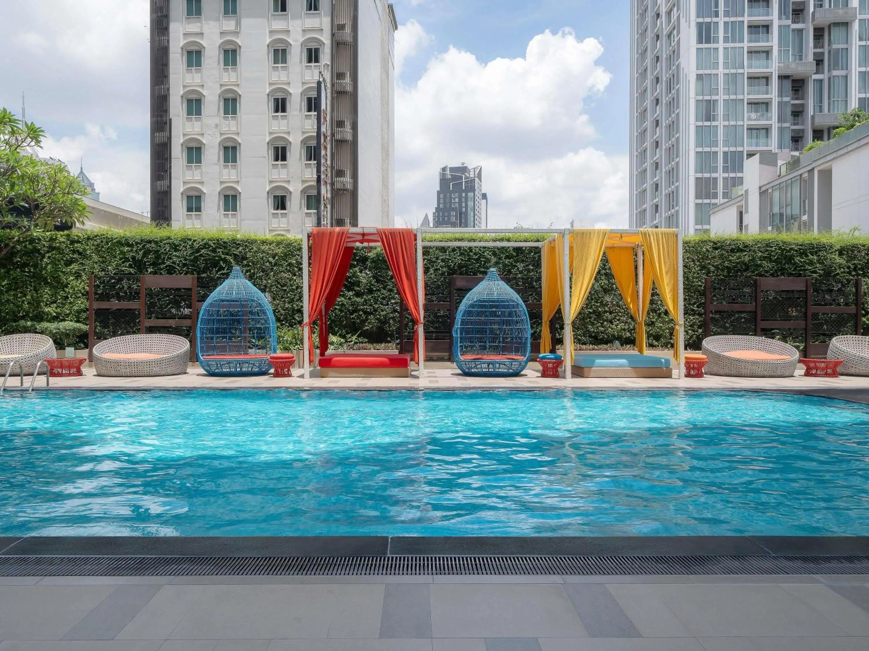 Pool view in Mercure Bangkok Sukhumvit 11