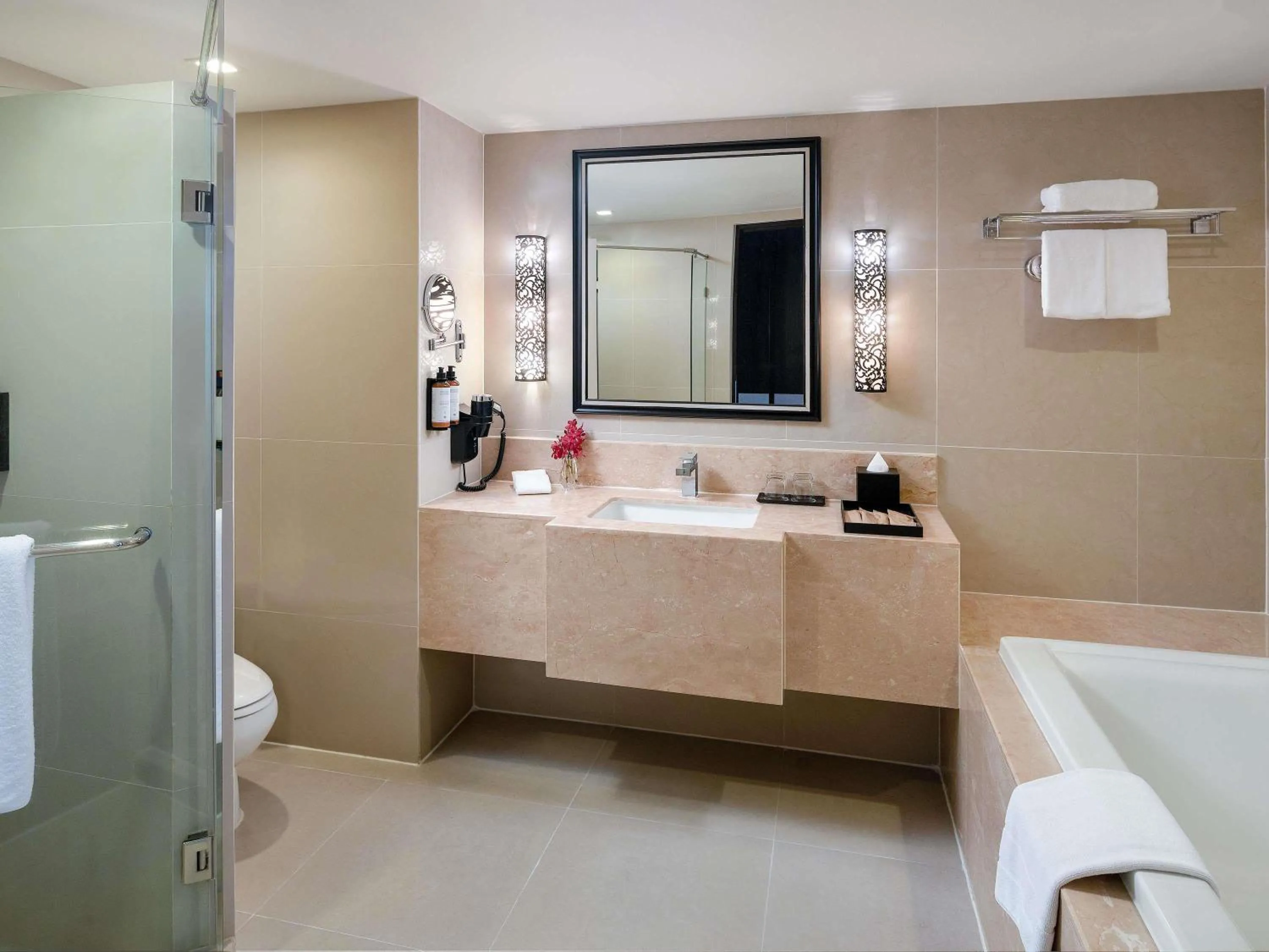 Bedroom in Mercure Bangkok Sukhumvit 11