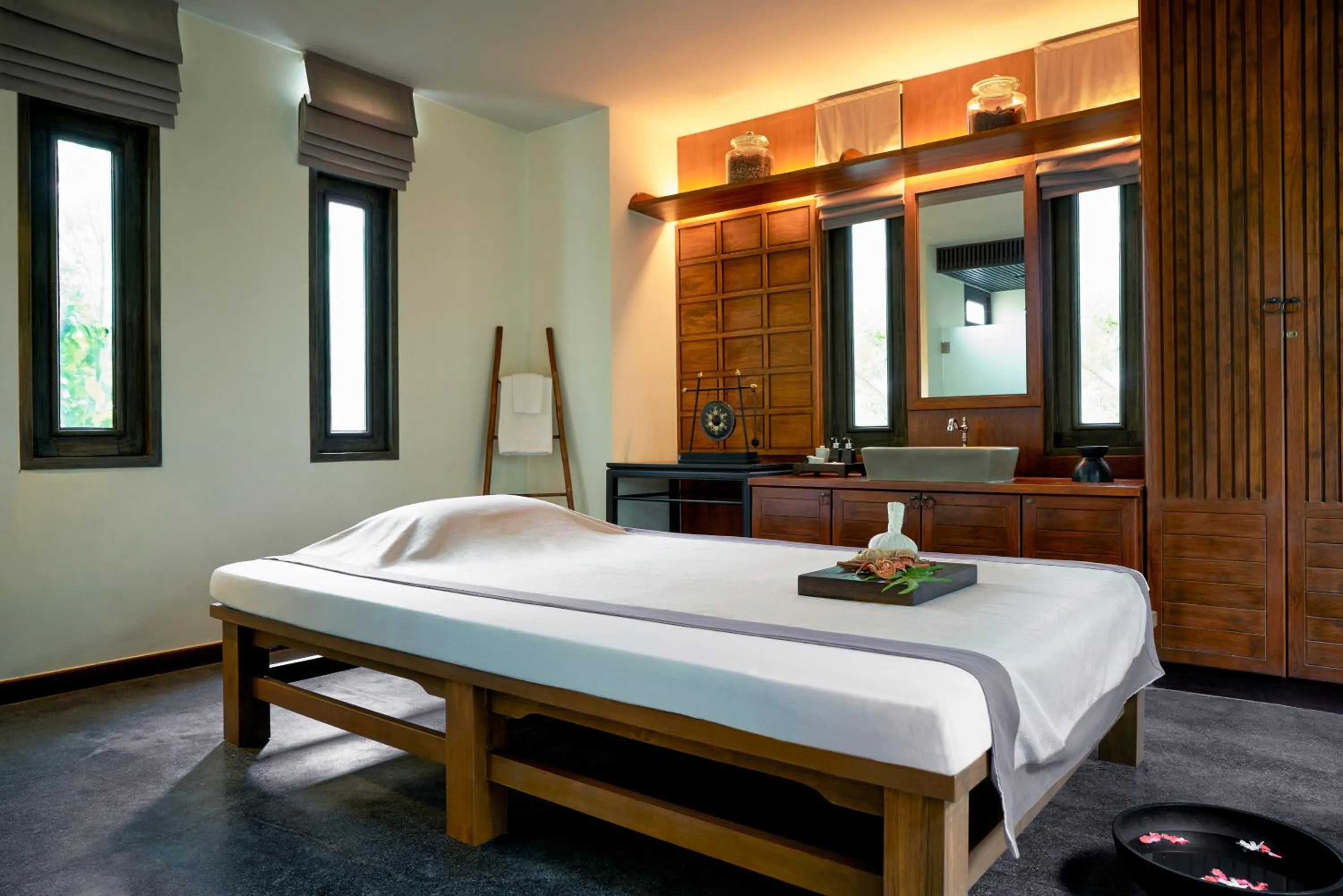 Spa and wellness centre/facilities, Bed in Anantara Lawana Koh Samui Resort