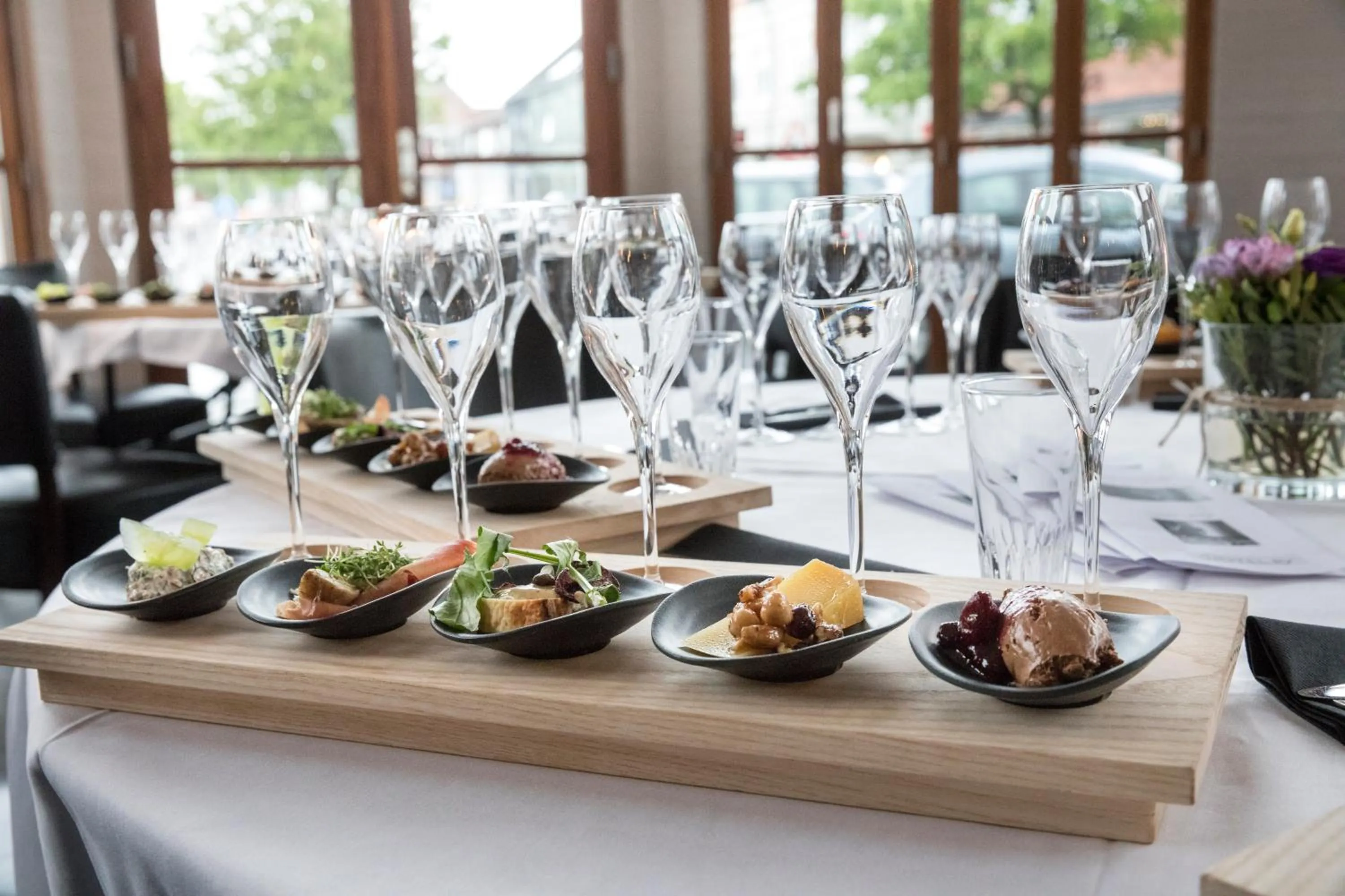 Restaurant/Places to Eat in Hotel Ry