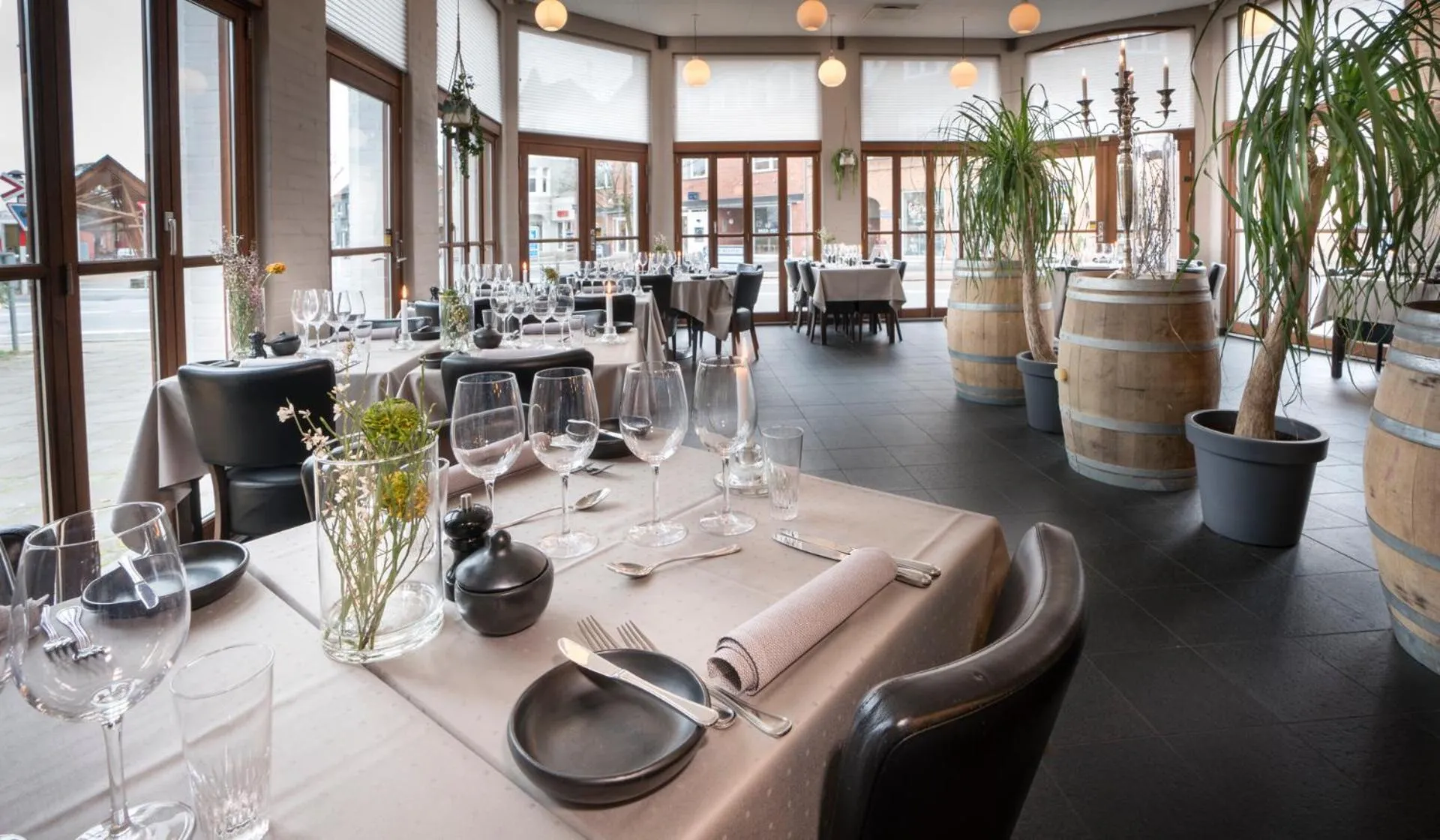 Restaurant/Places to Eat in Hotel Ry