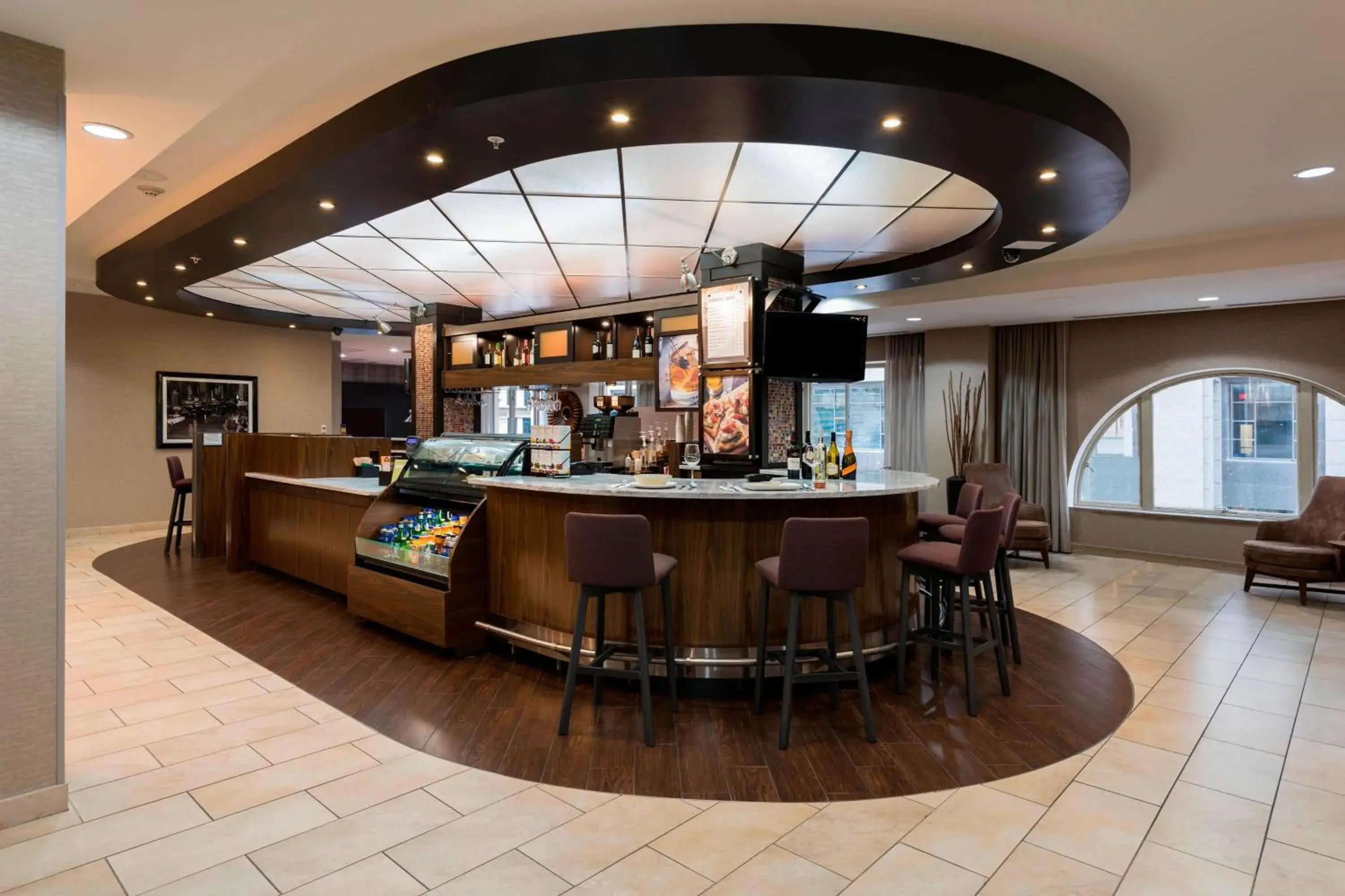 Lounge or bar in Courtyard by Marriott Tulsa Downtown Lounge or bar in Courtyard by Marriott Tulsa Downtown