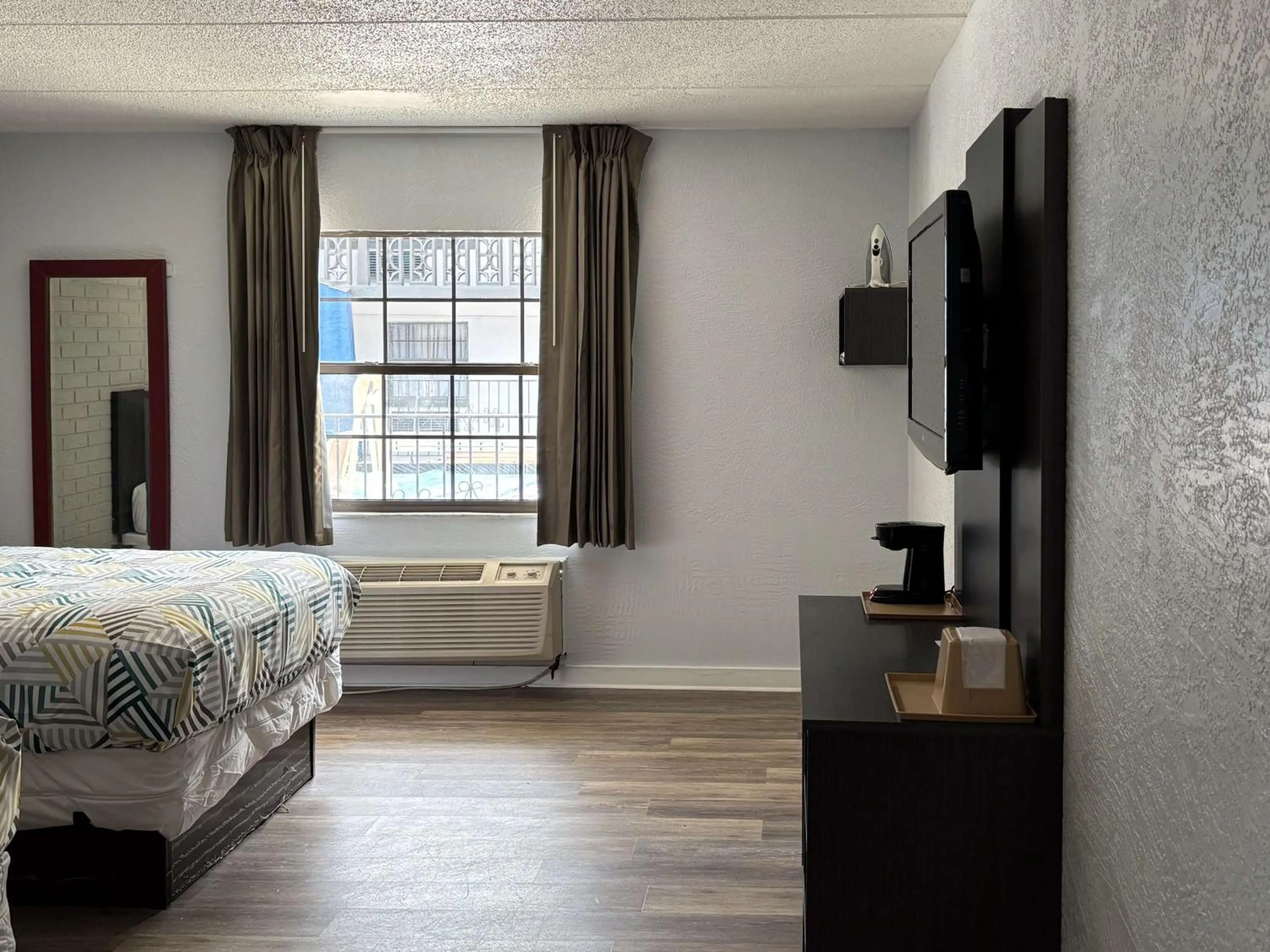 Bedroom, Bed in La Casa Inn and Suites