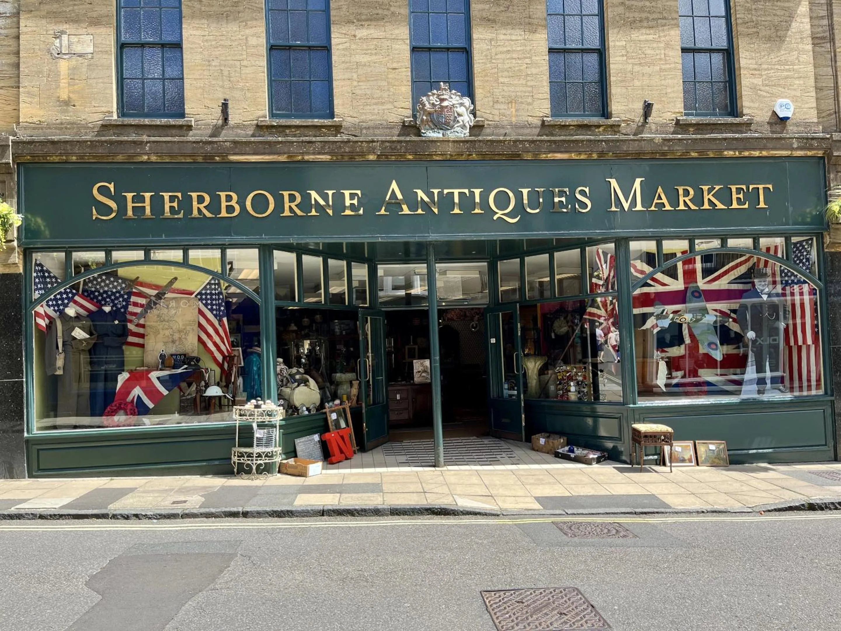 Neighbourhood in Priors Oak - A Cosy Studio with Countryside Views in Dorset