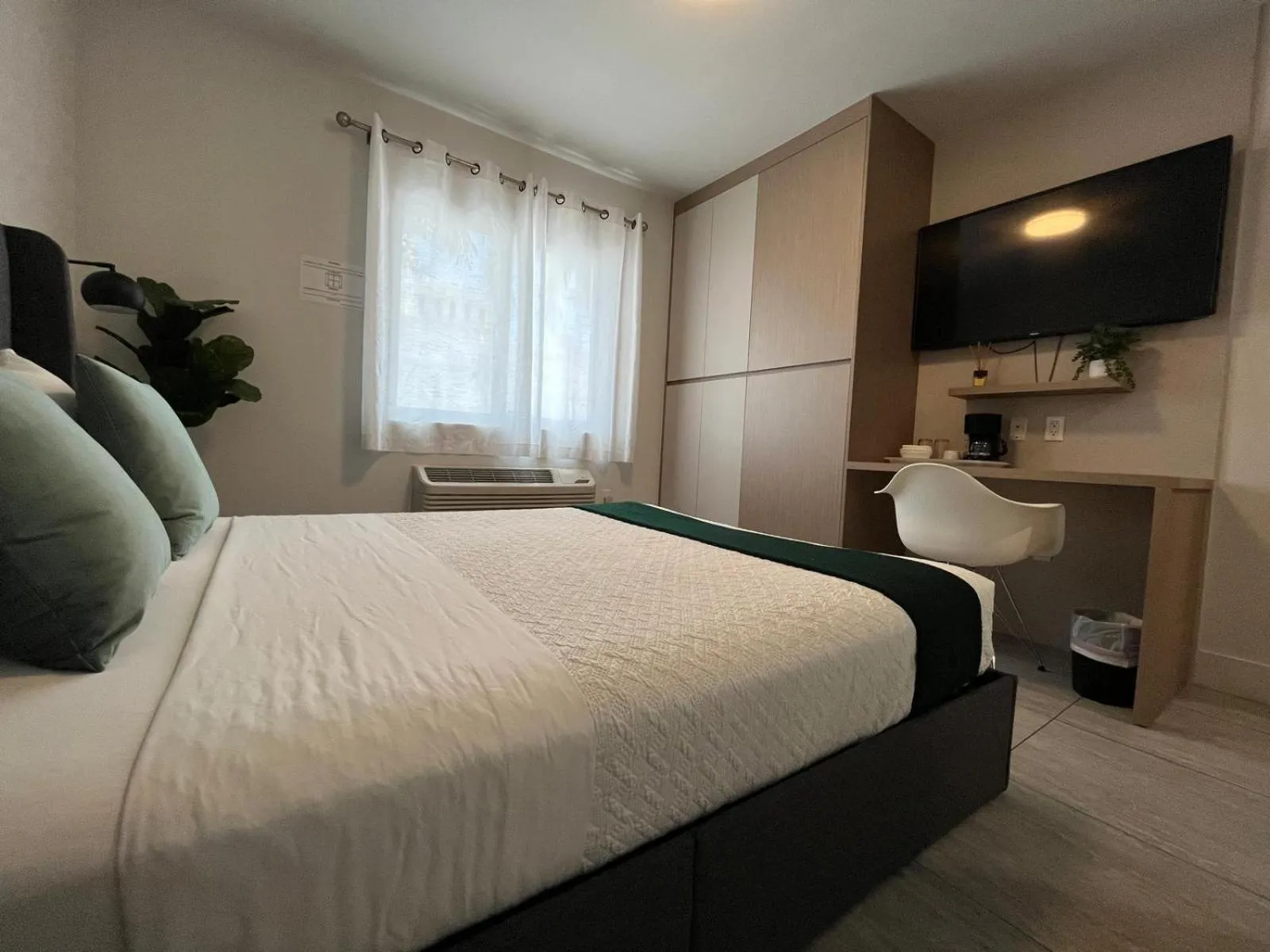 TV and multimedia, Bed in Costa Norte Boutique Hotel Miami Beach