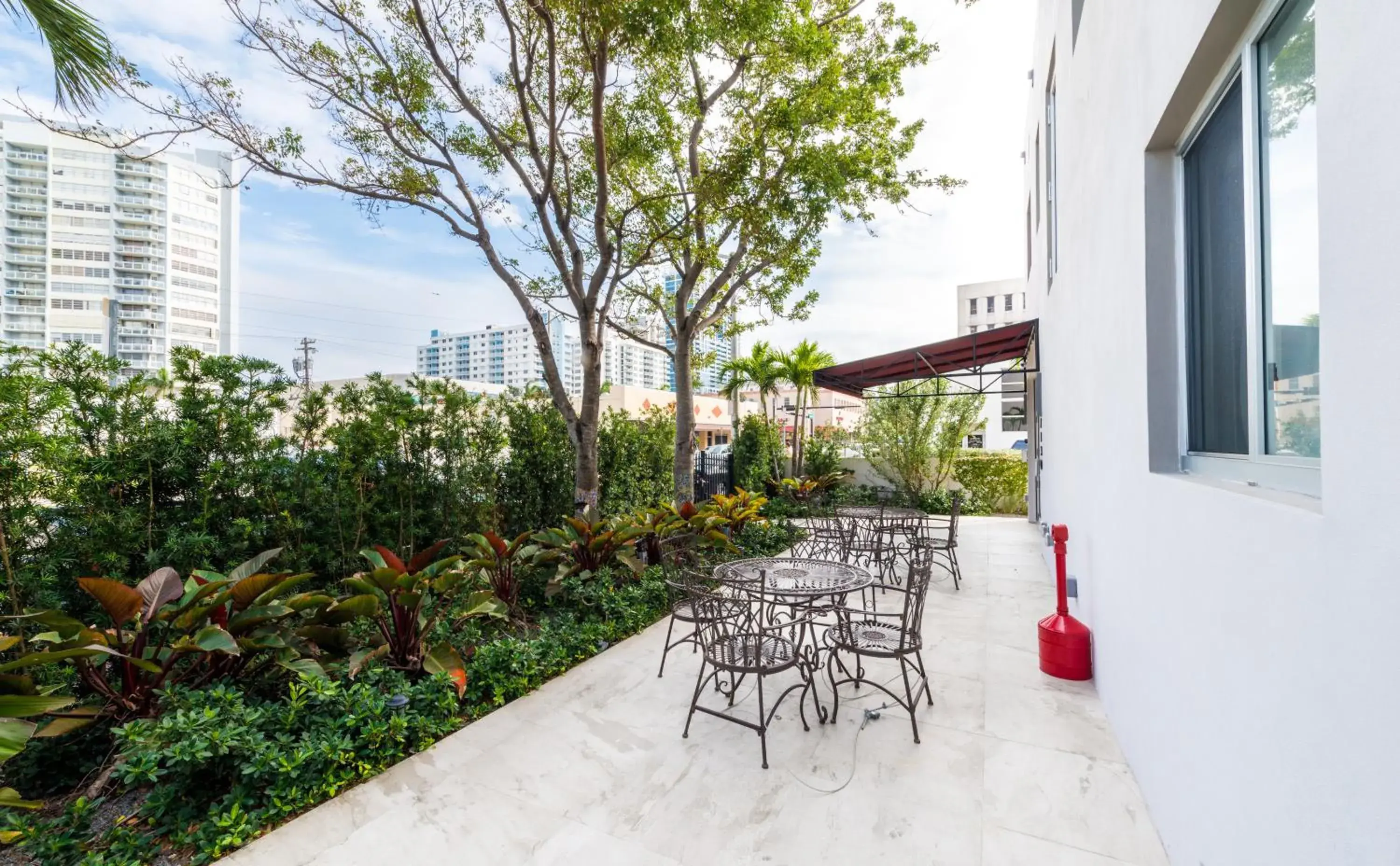 Facade/entrance in Costa Norte Boutique Hotel Miami Beach Facade/entrance in Costa Norte Boutique Hotel Miami Beach