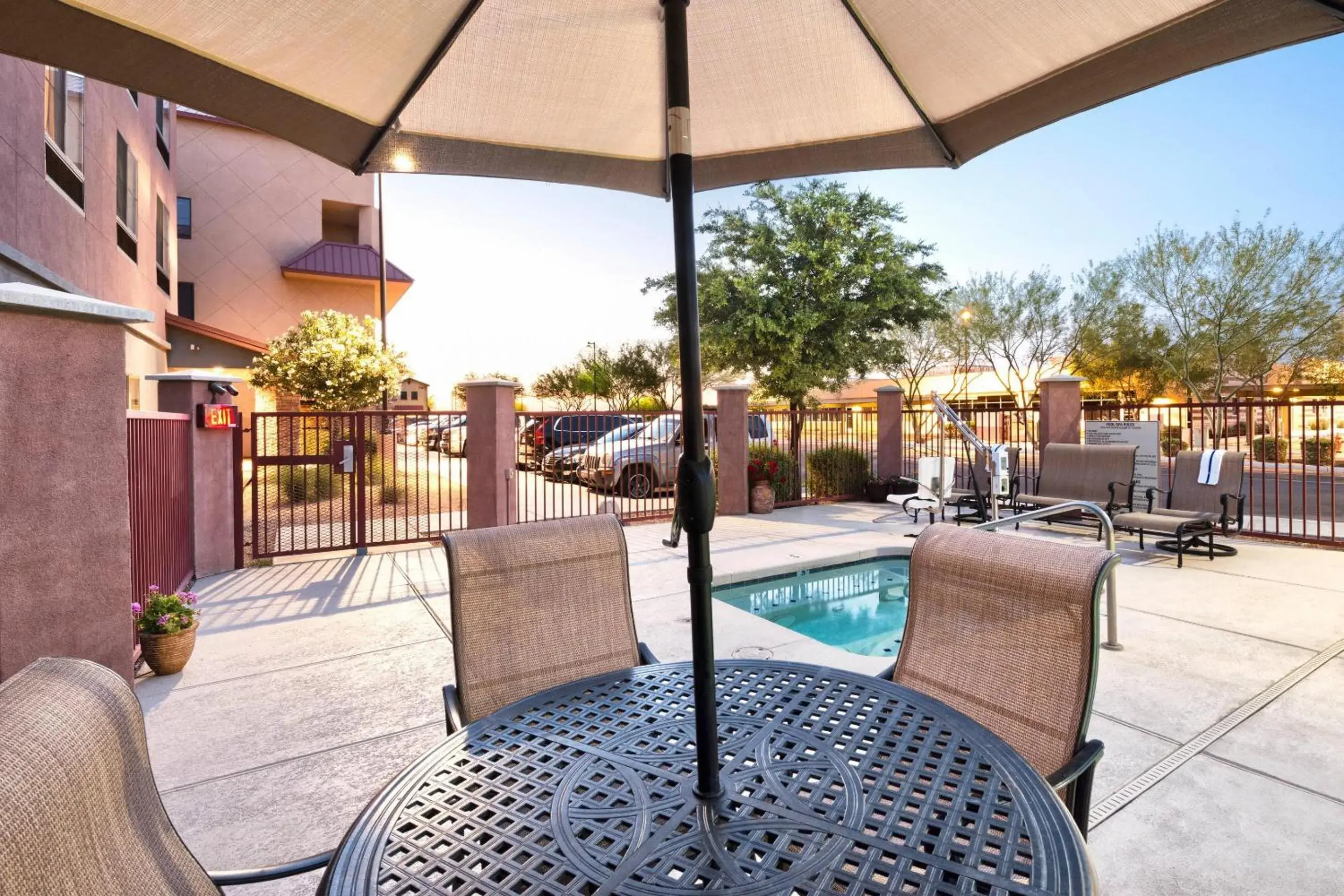Swimming pool in Comfort Suites Goodyear-West Phoenix Swimming pool in Comfort Suites Goodyear-West Phoenix