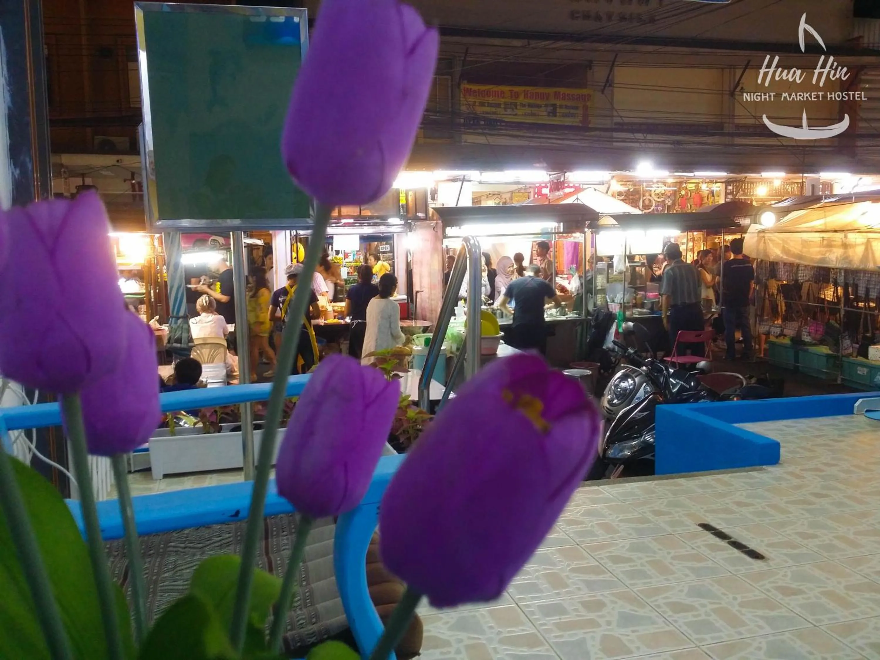 Lobby or reception in HuaHin Night Market Hostel