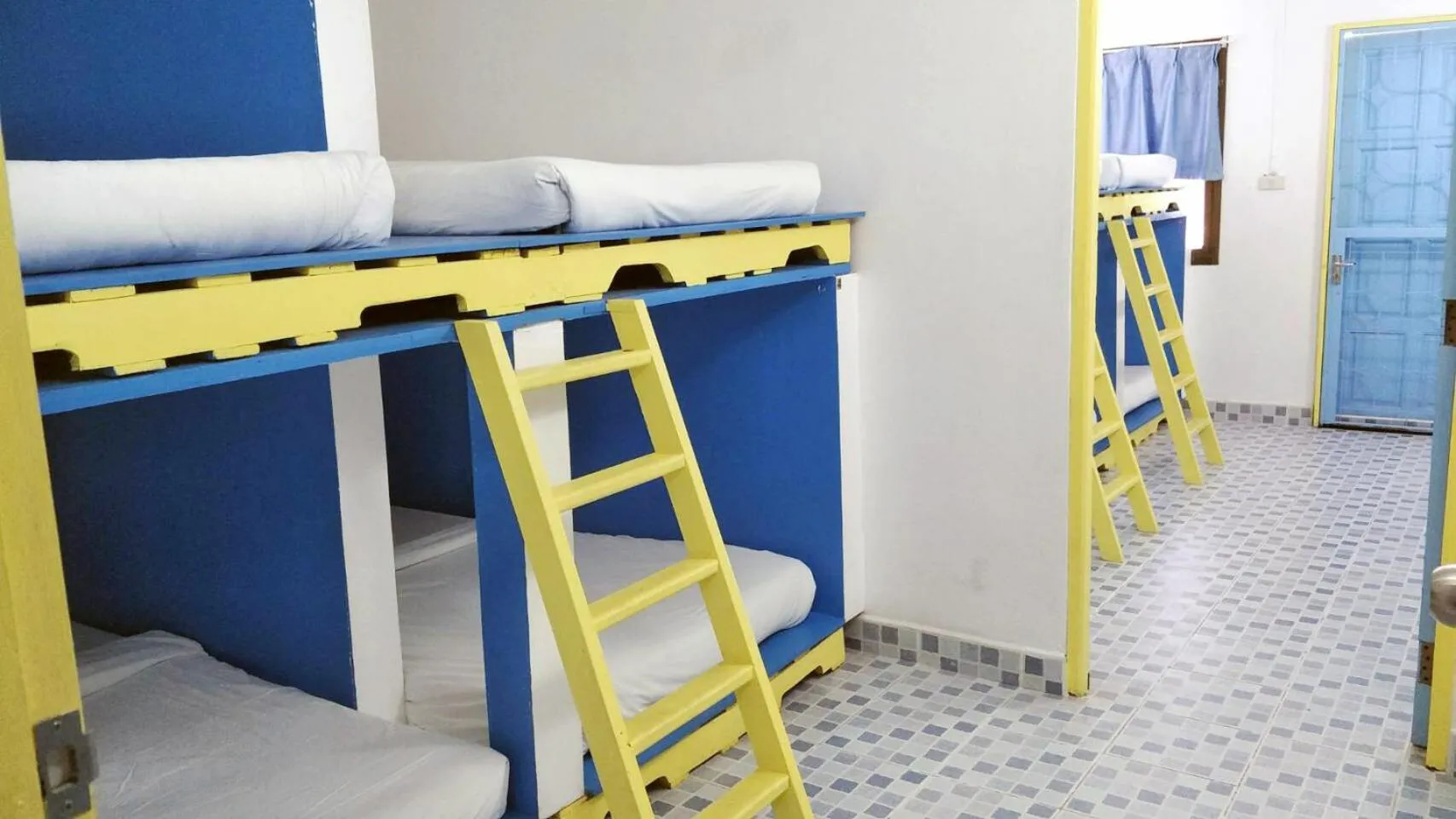 HuaHin Night Market Hostel