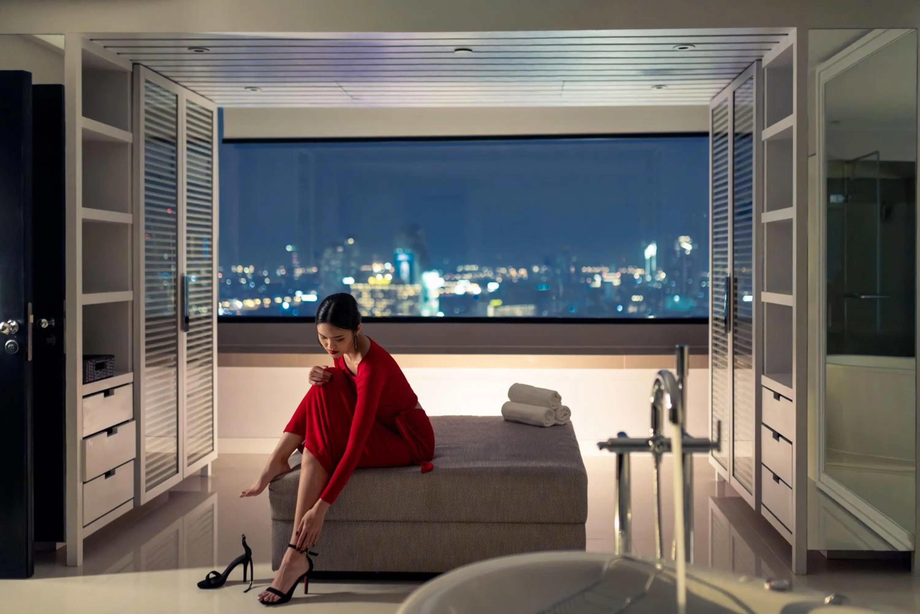 Bathroom in Millennium Hilton Bangkok