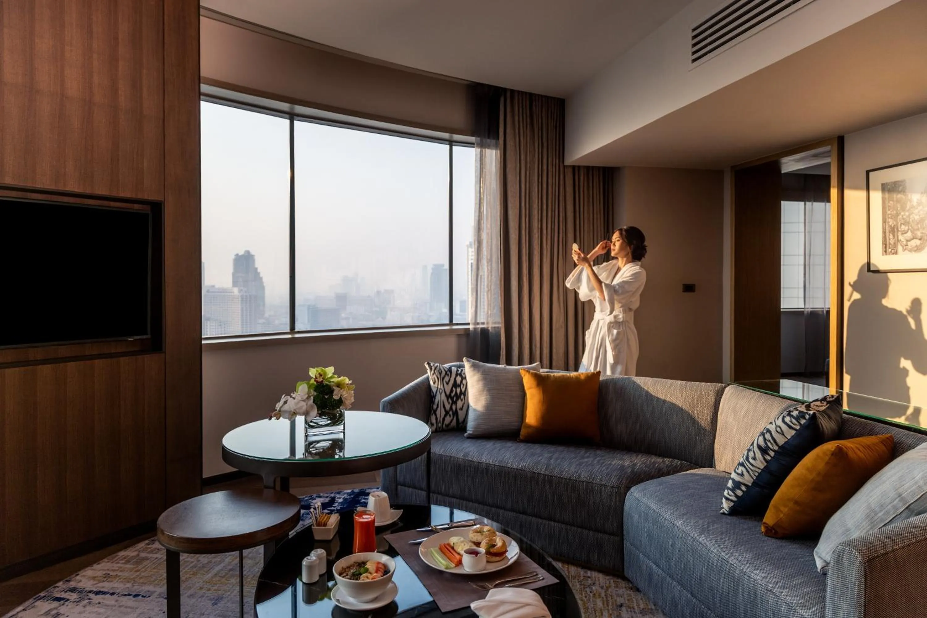 Living room in Millennium Hilton Bangkok
