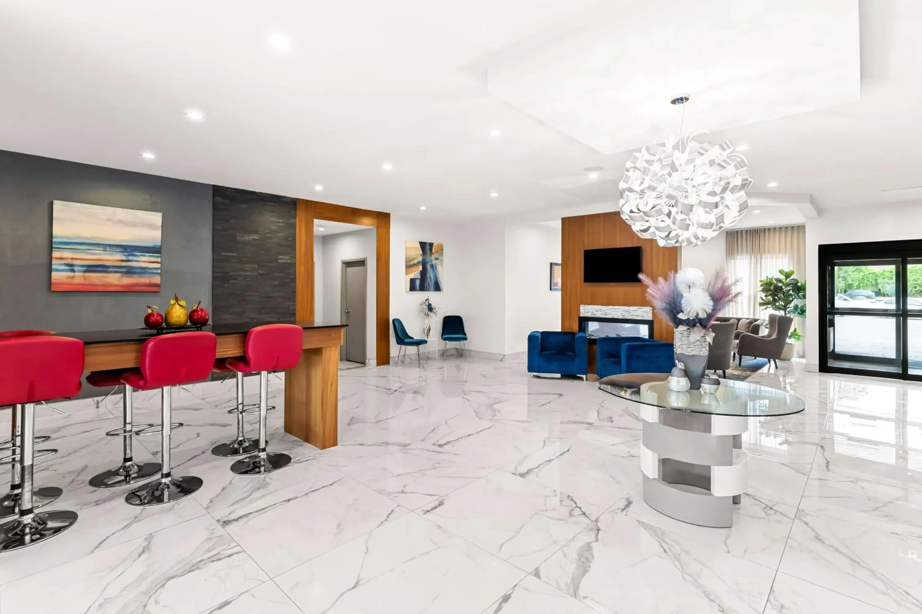 Lobby or reception in Best Western Plus Montreal East Lobby or reception in Best Western Plus Montreal East