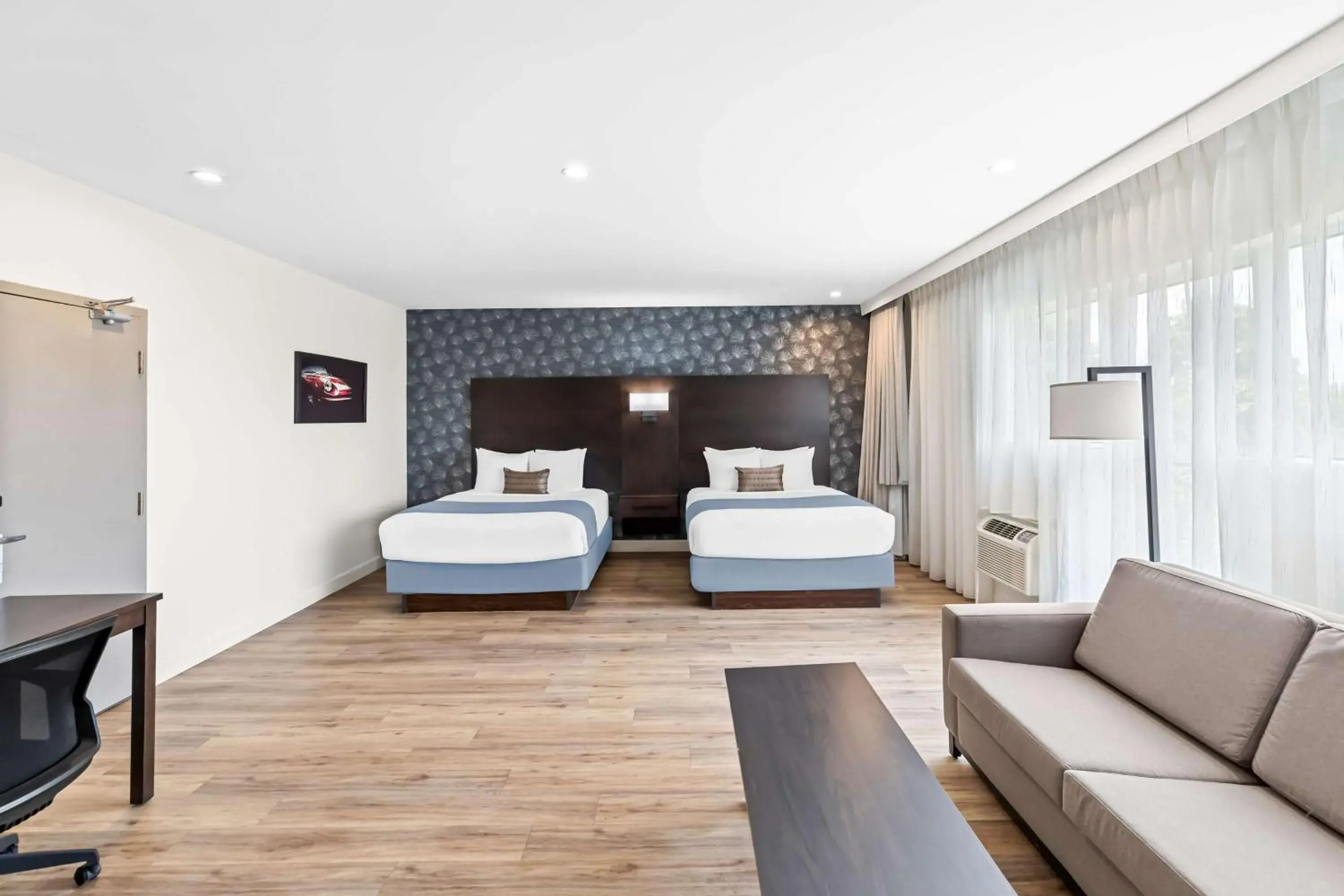 Bedroom, Bed in Best Western Plus Montreal East Bedroom, Bed in Best Western Plus Montreal East