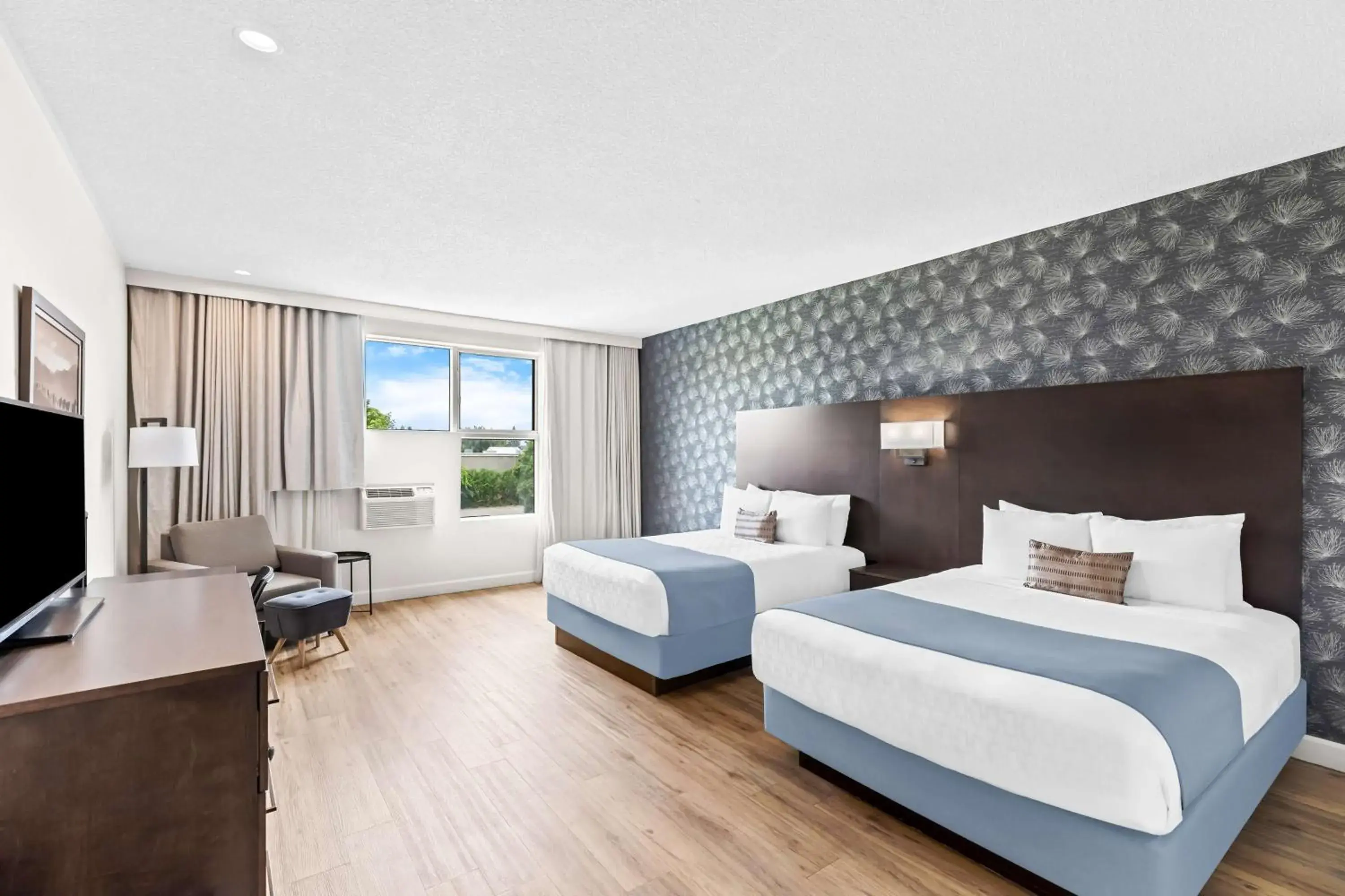 Bedroom, Bed in Best Western Plus Montreal East Bedroom, Bed in Best Western Plus Montreal East