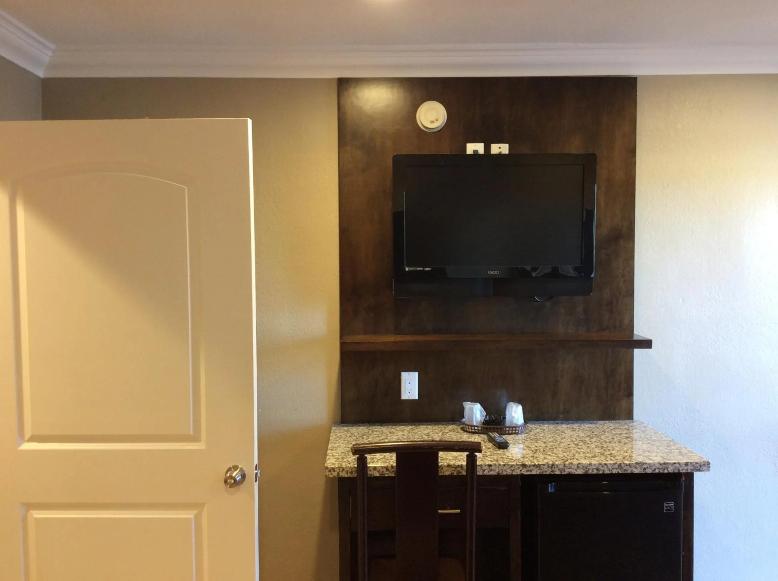 TV and multimedia in Stallion Motel Los Angeles