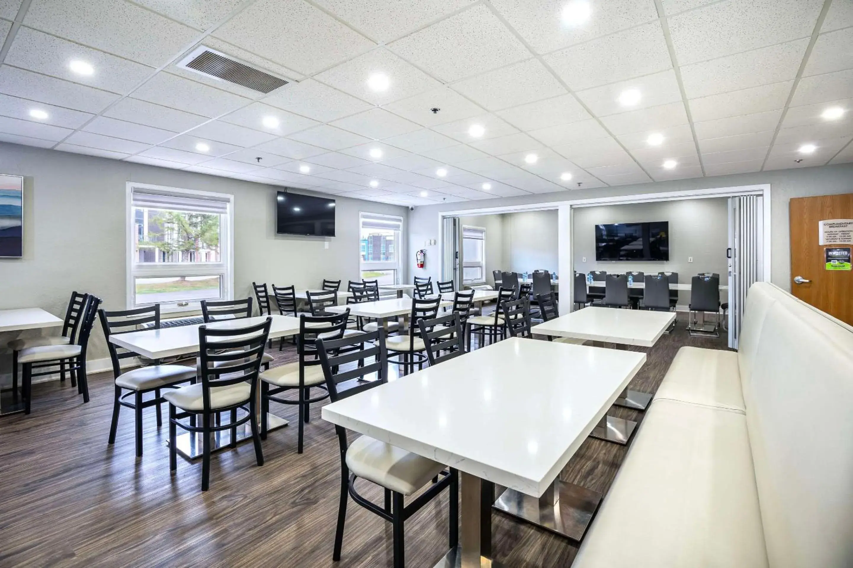 Breakfast in Quality Inn & Suites Breakfast in Quality Inn & Suites