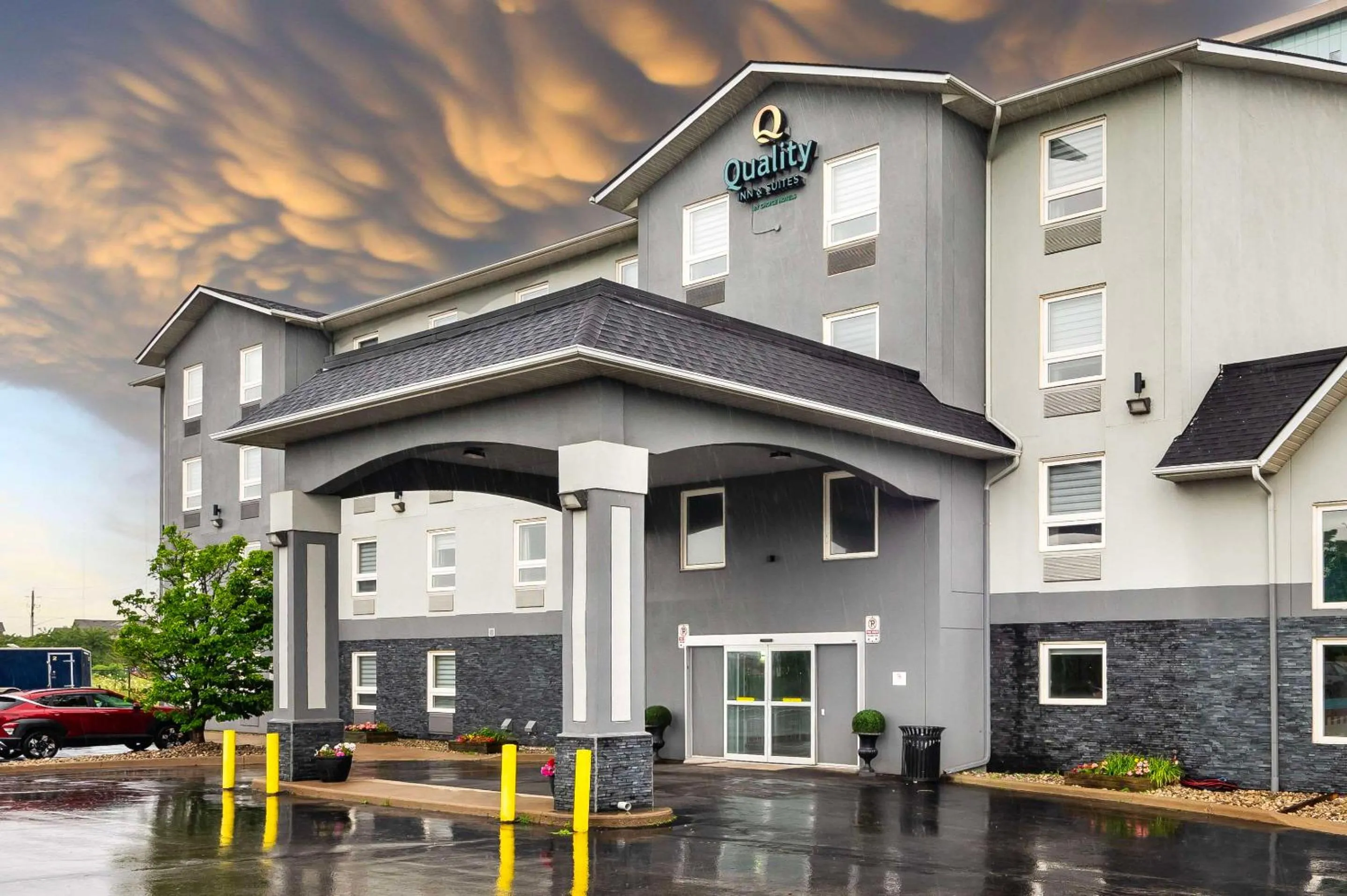 Property building in Quality Inn & Suites