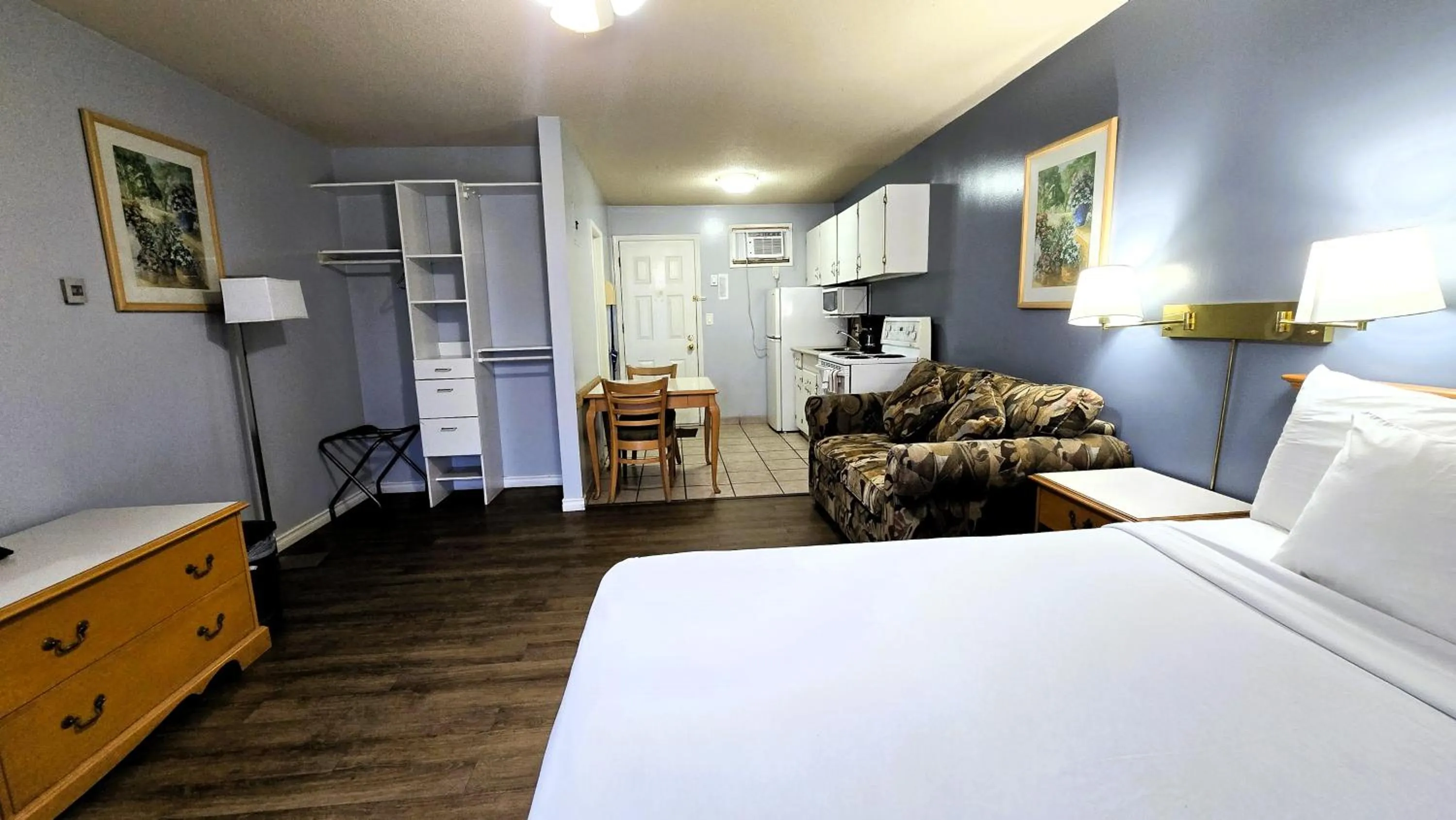 Living room in Okanagan Seasons Resort