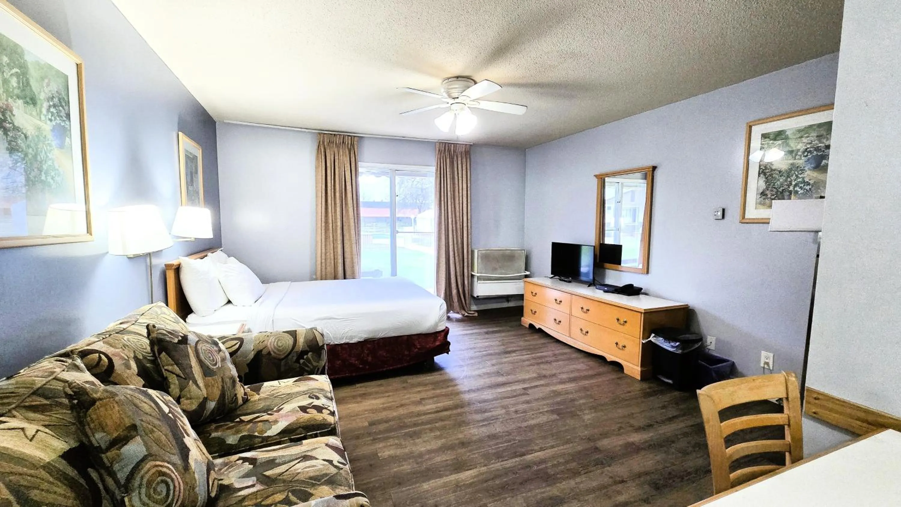 Living room in Okanagan Seasons Resort