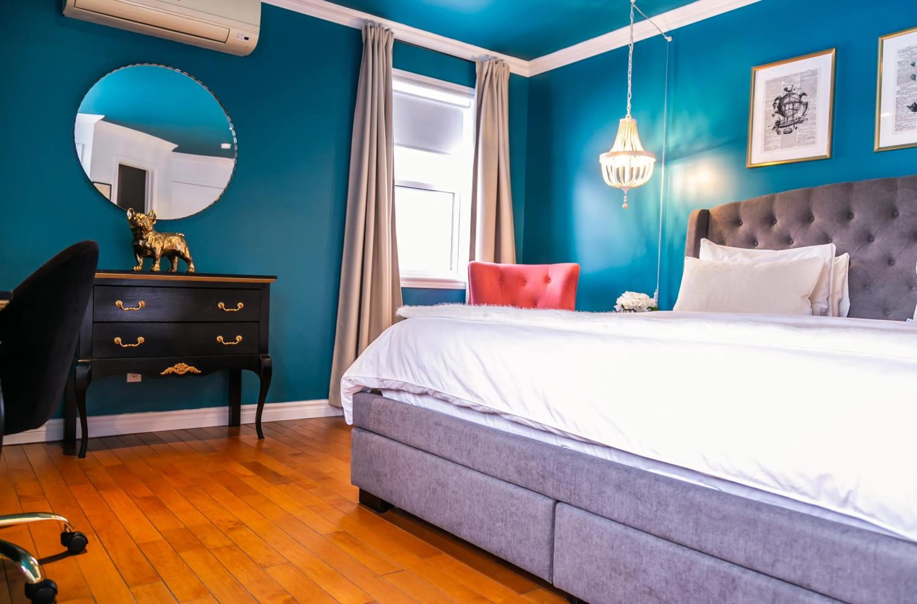 Bed in Manoir Becancourt Hotel