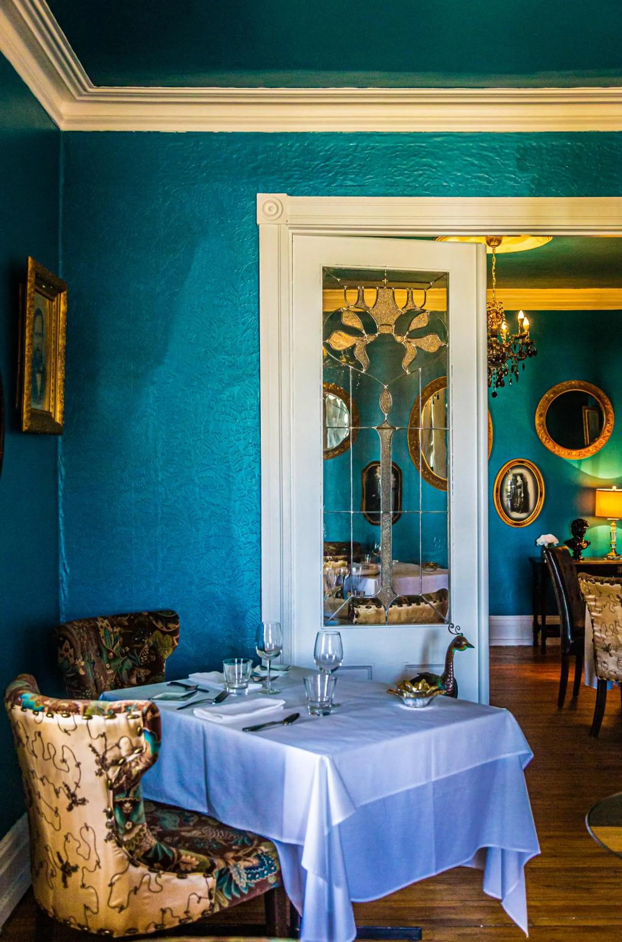 Restaurant/places to eat in Manoir Becancourt Hotel