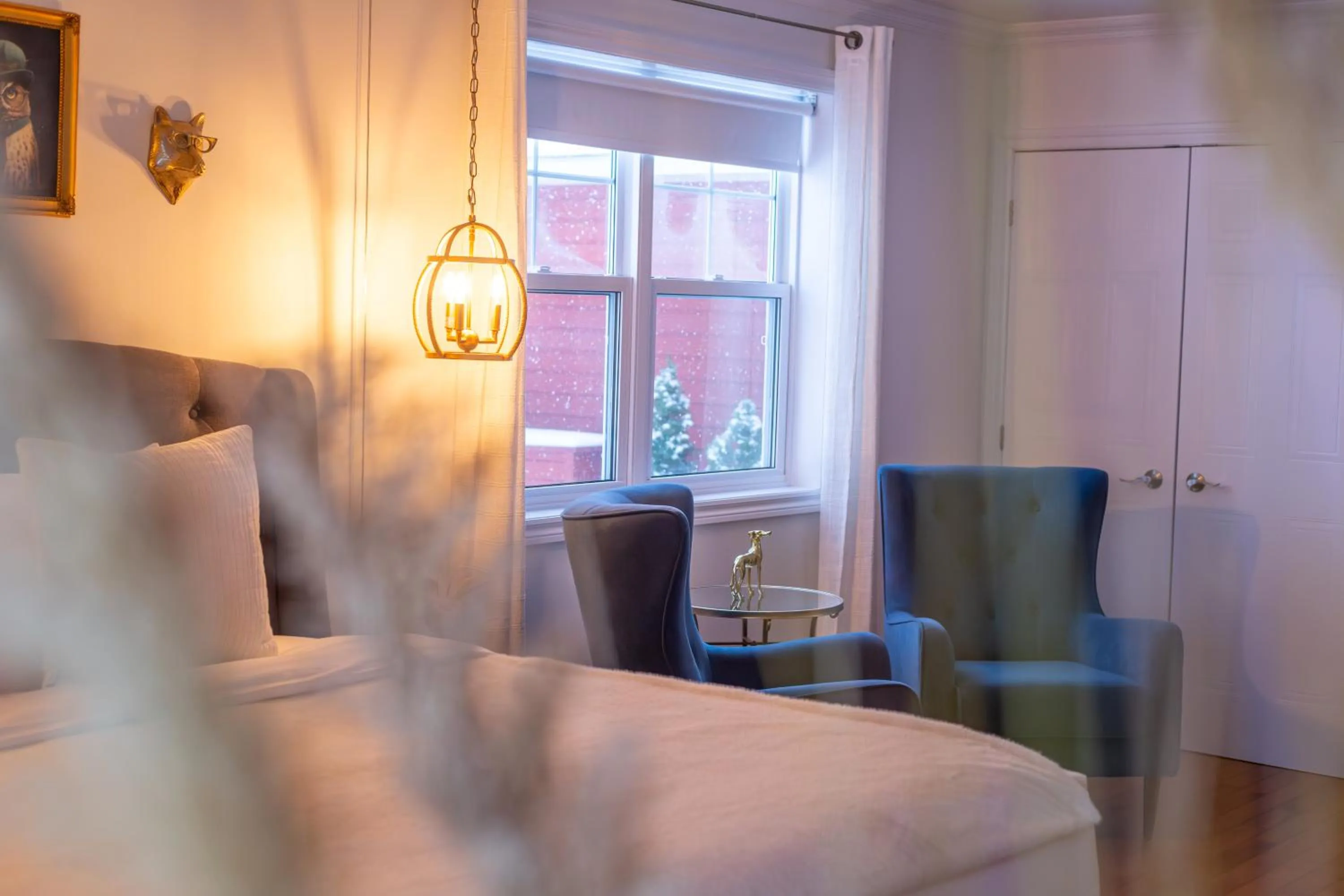 Bed in Manoir Becancourt Hotel