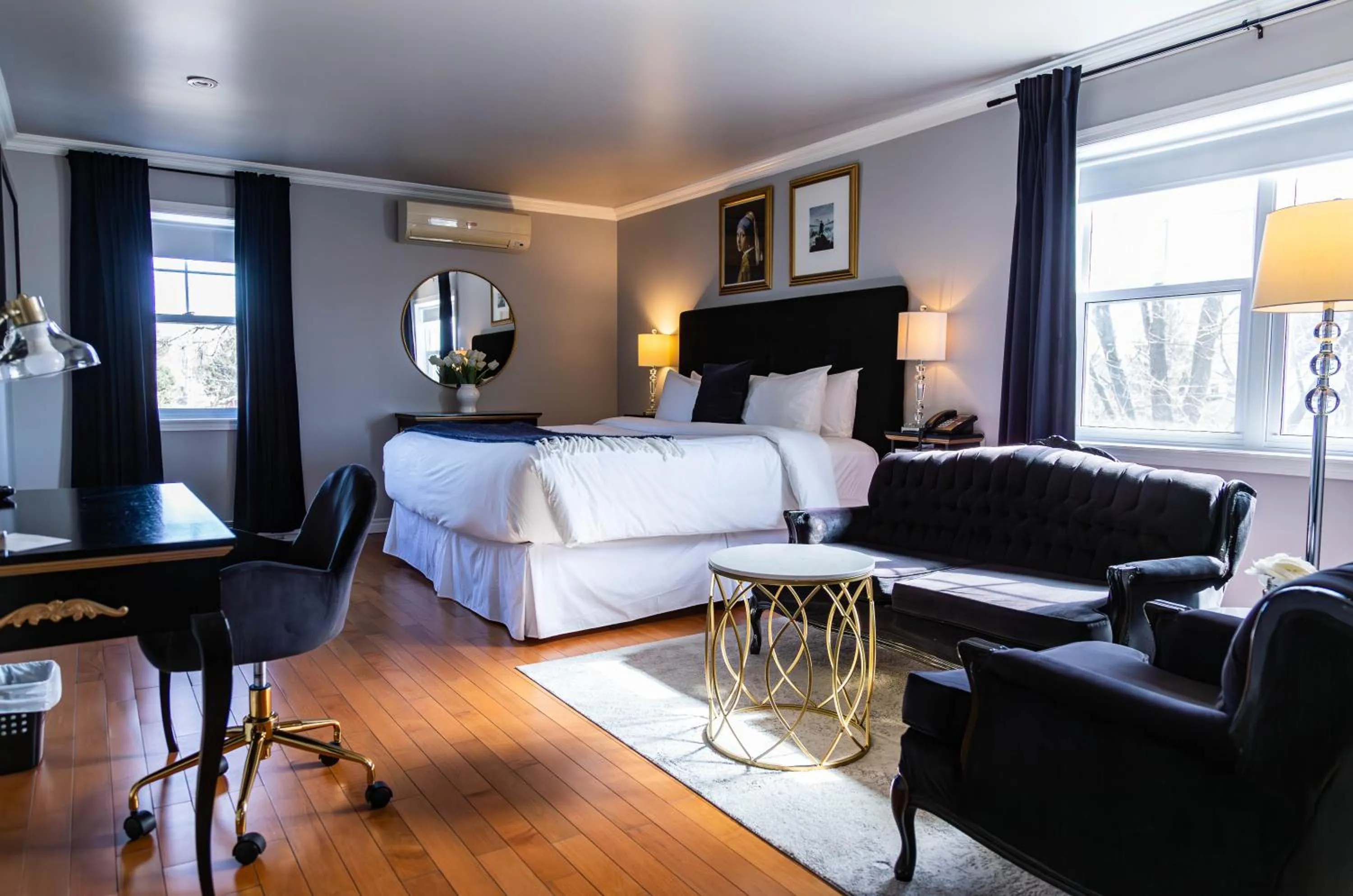 Seating area, Bed in Manoir Becancourt Hotel