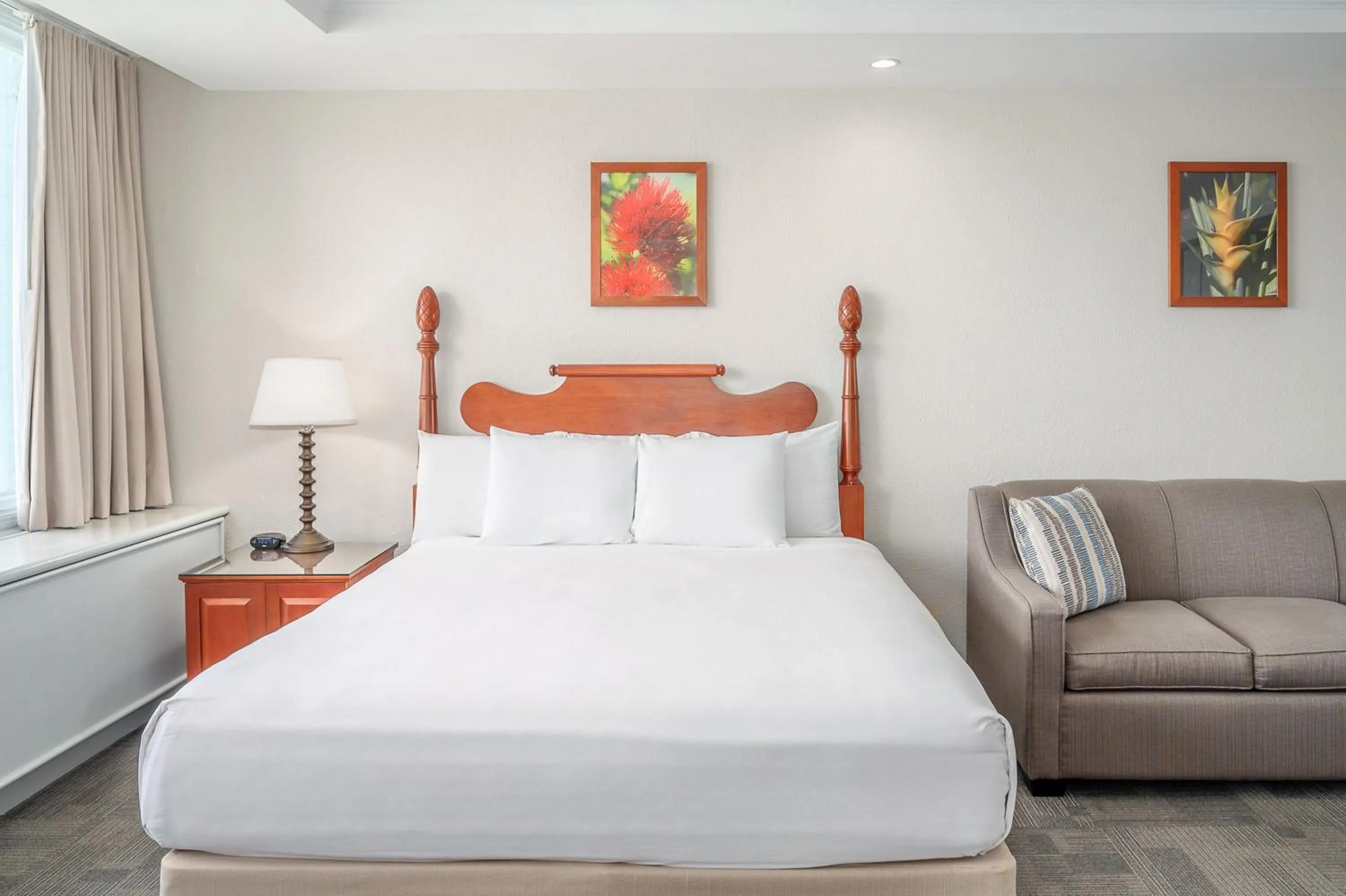 Photo of the whole room, Bed in Maui Beach Hotel