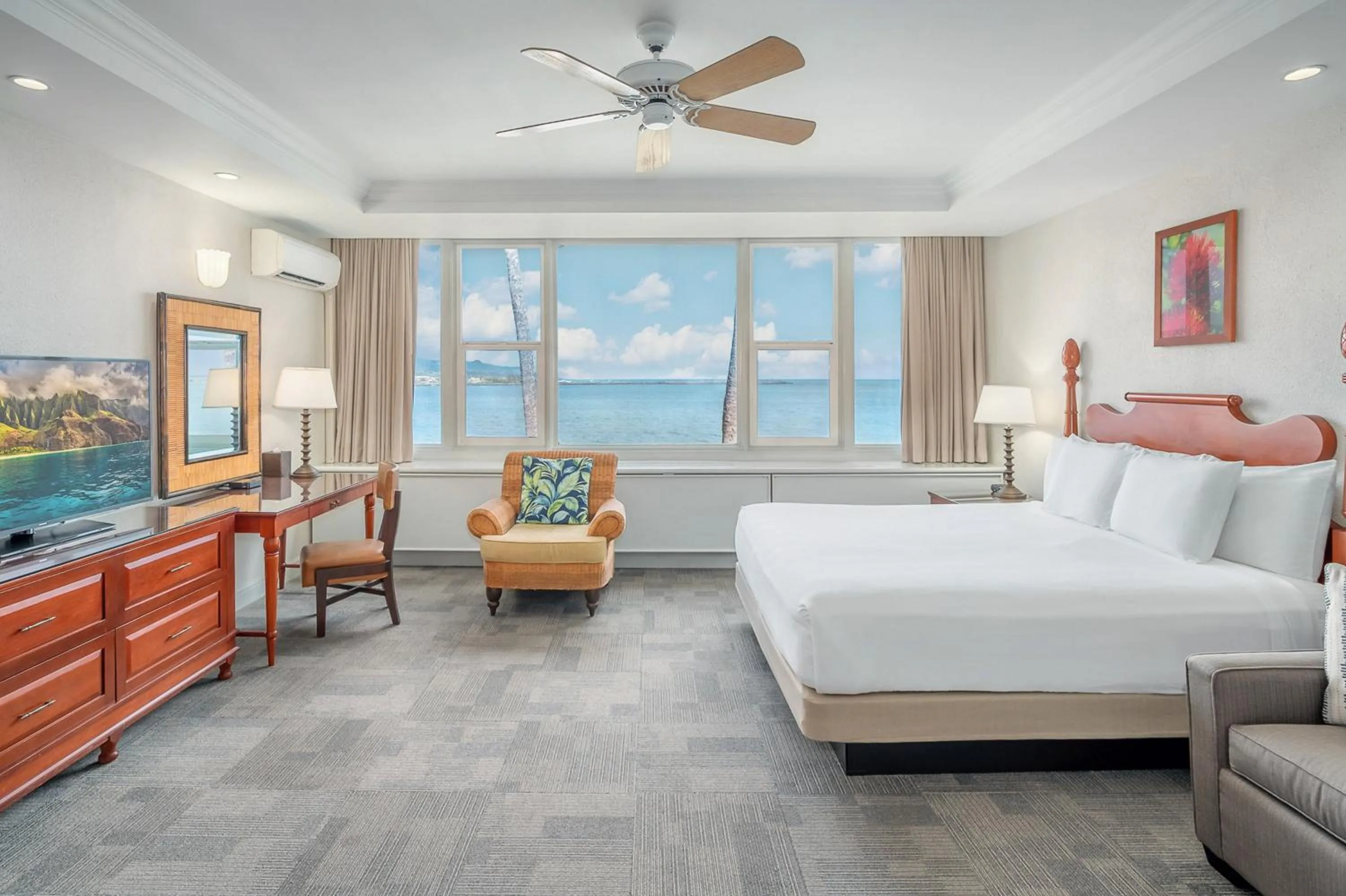 Photo of the whole room, Bed in Maui Beach Hotel