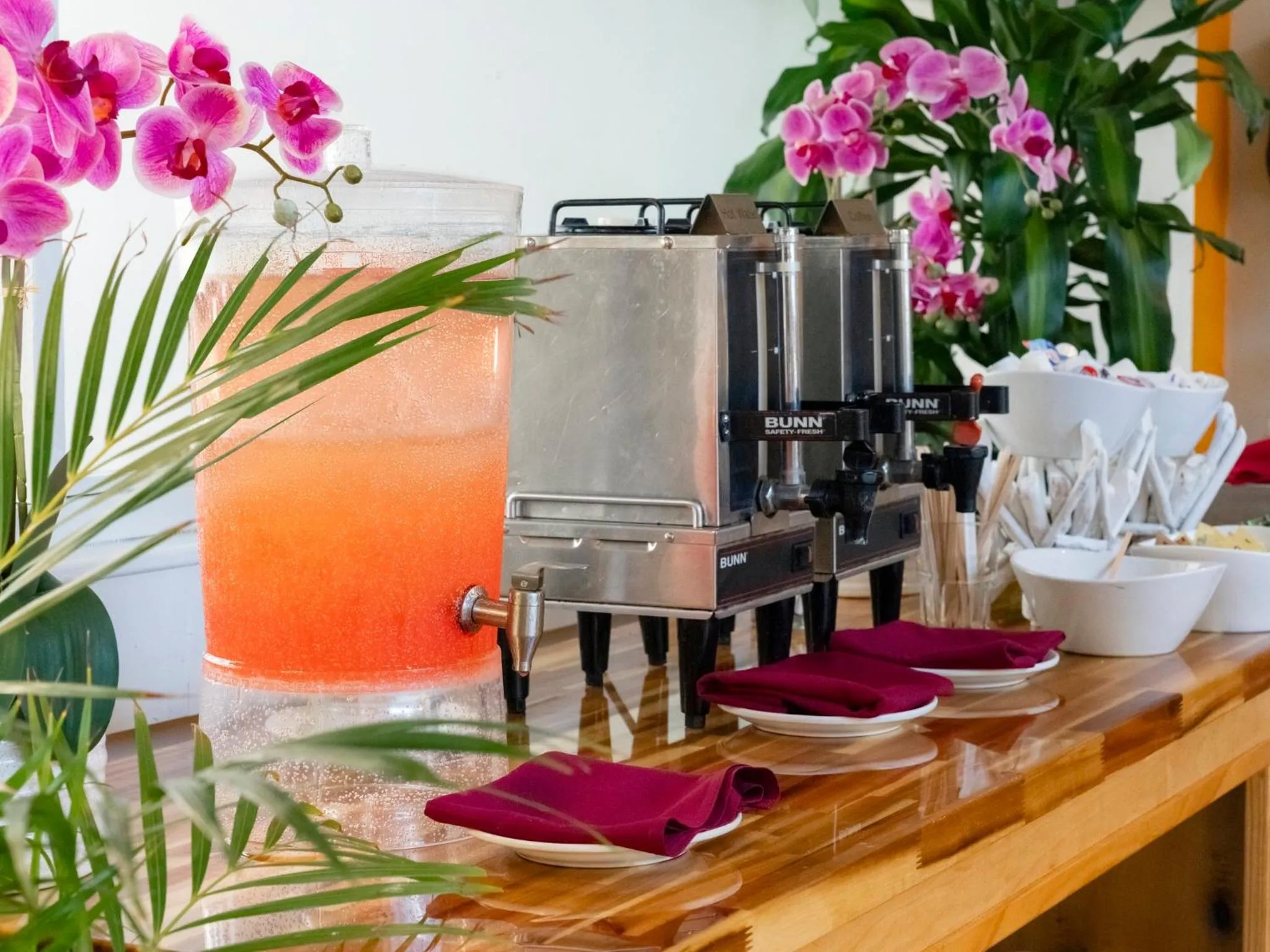 Breakfast in Maui Beach Hotel