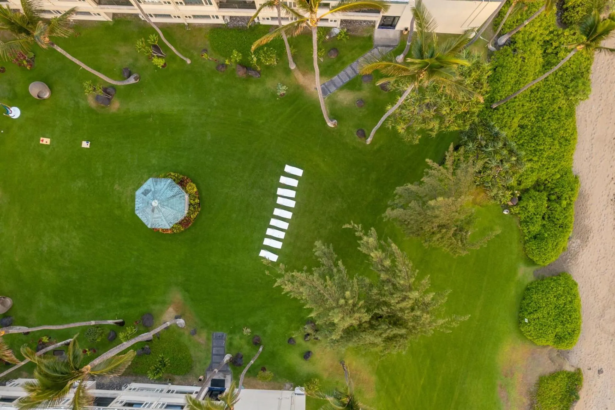Bird's eye view in Maui Beach Hotel