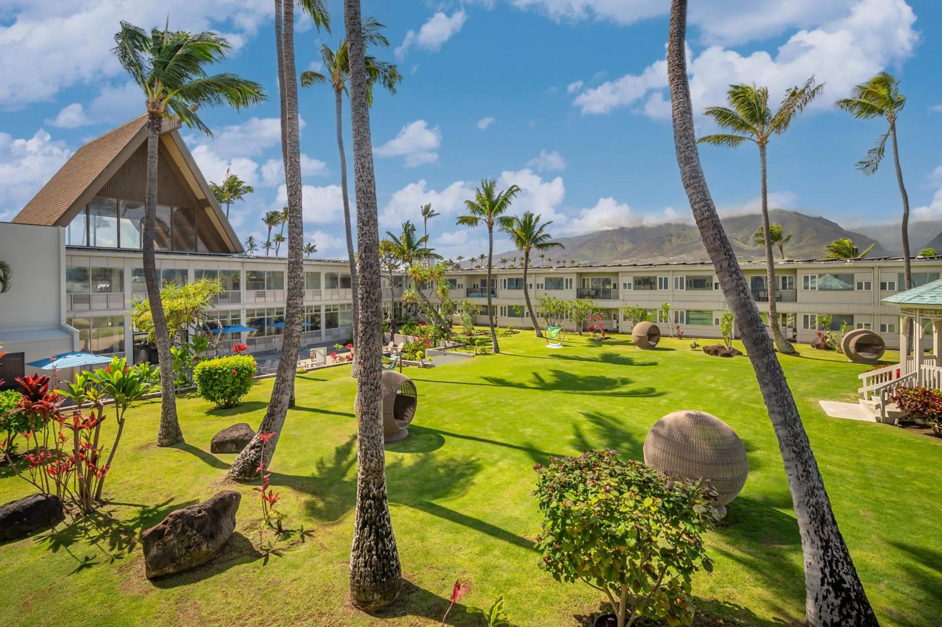 Property building in Maui Beach Hotel