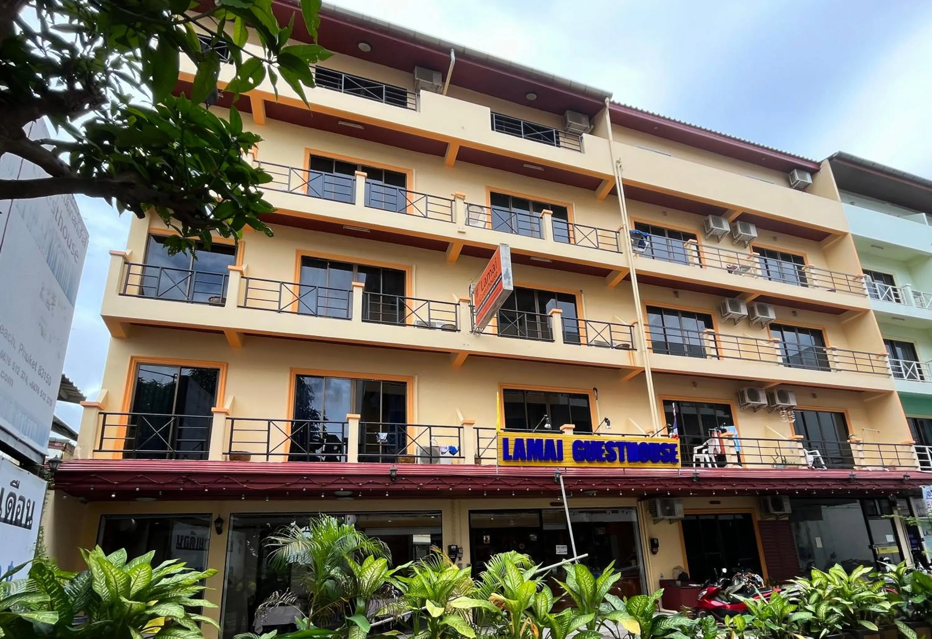 Property building in Lamai Guesthouse