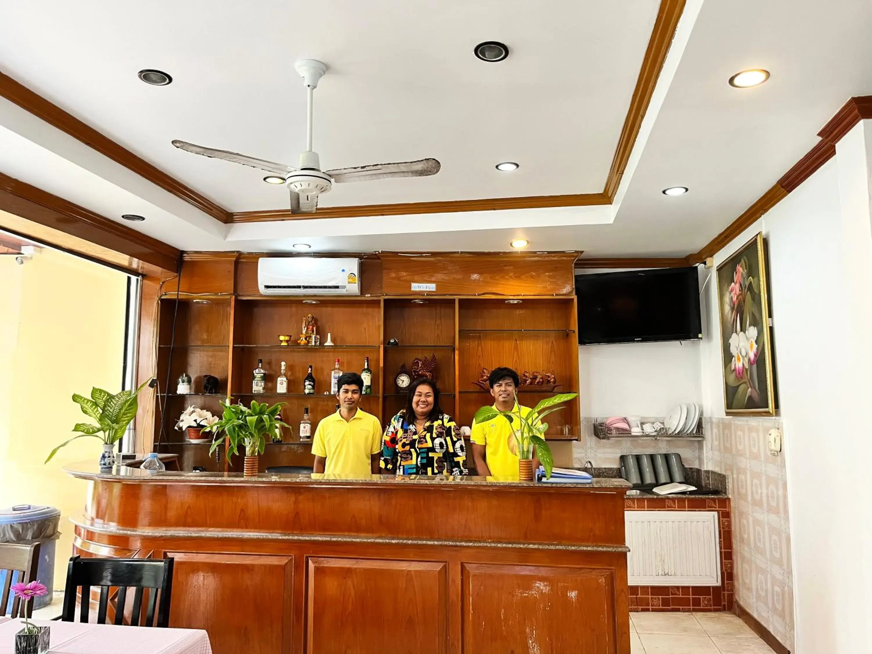 Restaurant/places to eat in Patong Lamai Residence Restaurant/places to eat in Patong Lamai Residence