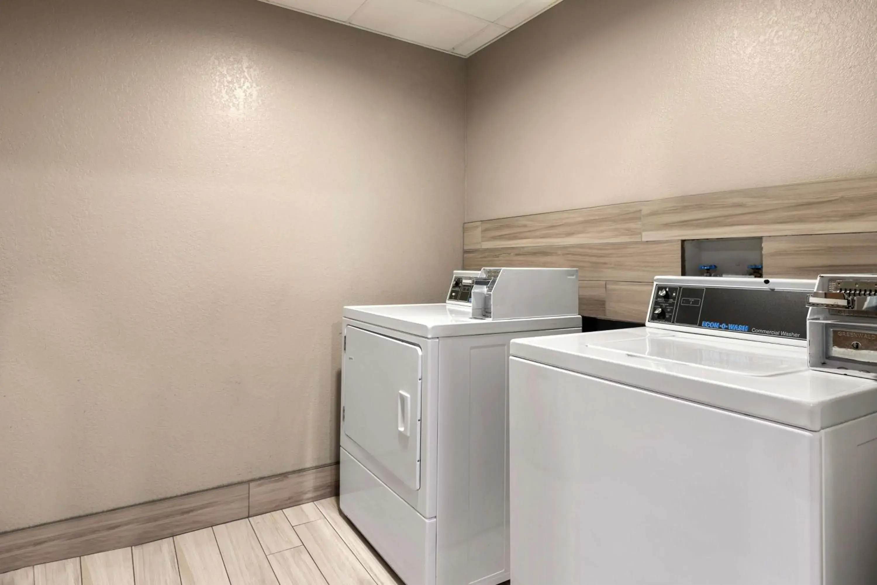 Property building in SureStay Plus Hotel by Best Western Tulsa East Property building in SureStay Plus Hotel by Best Western Tulsa East