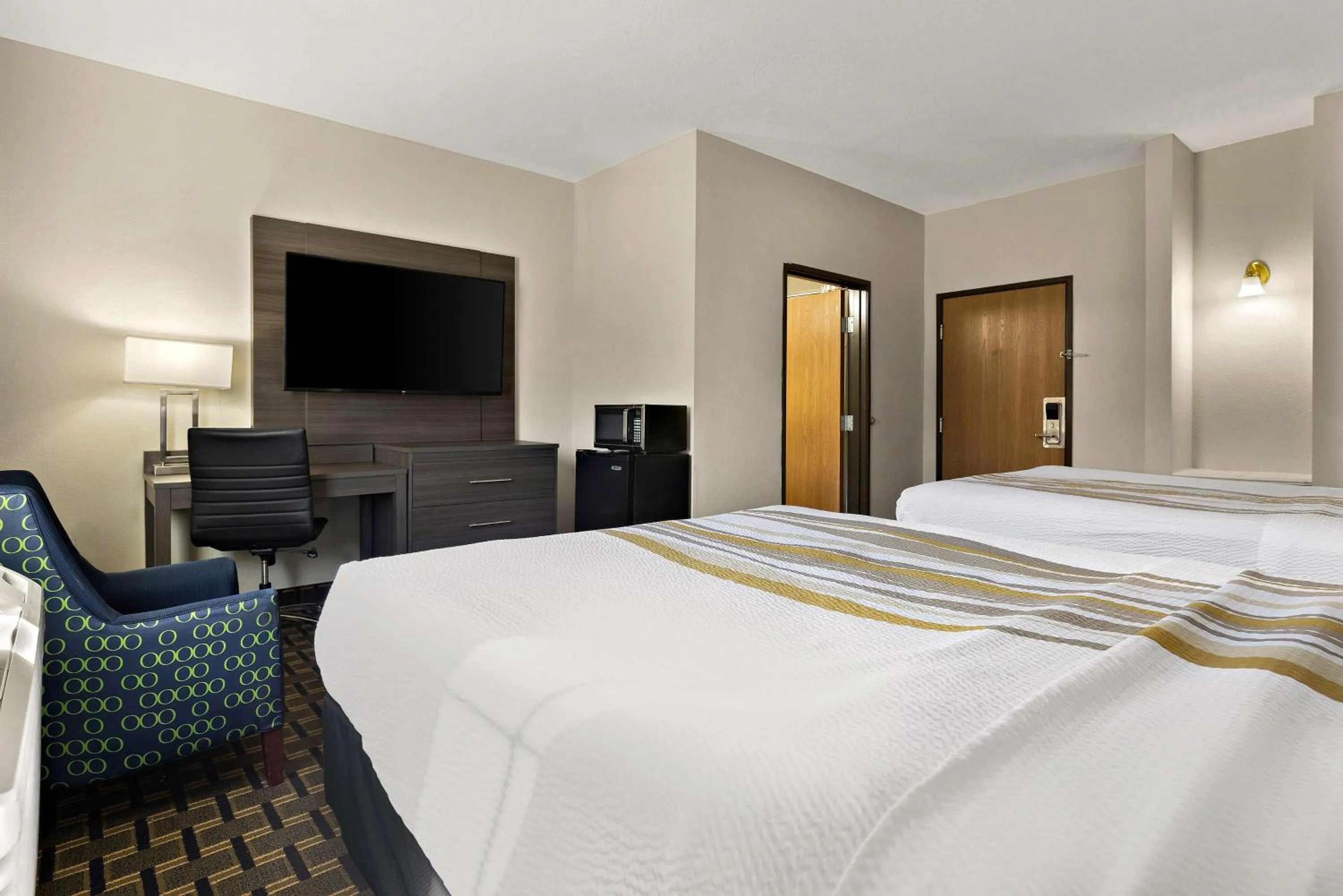 Bedroom, Bed in SureStay Plus Hotel by Best Western Tulsa East